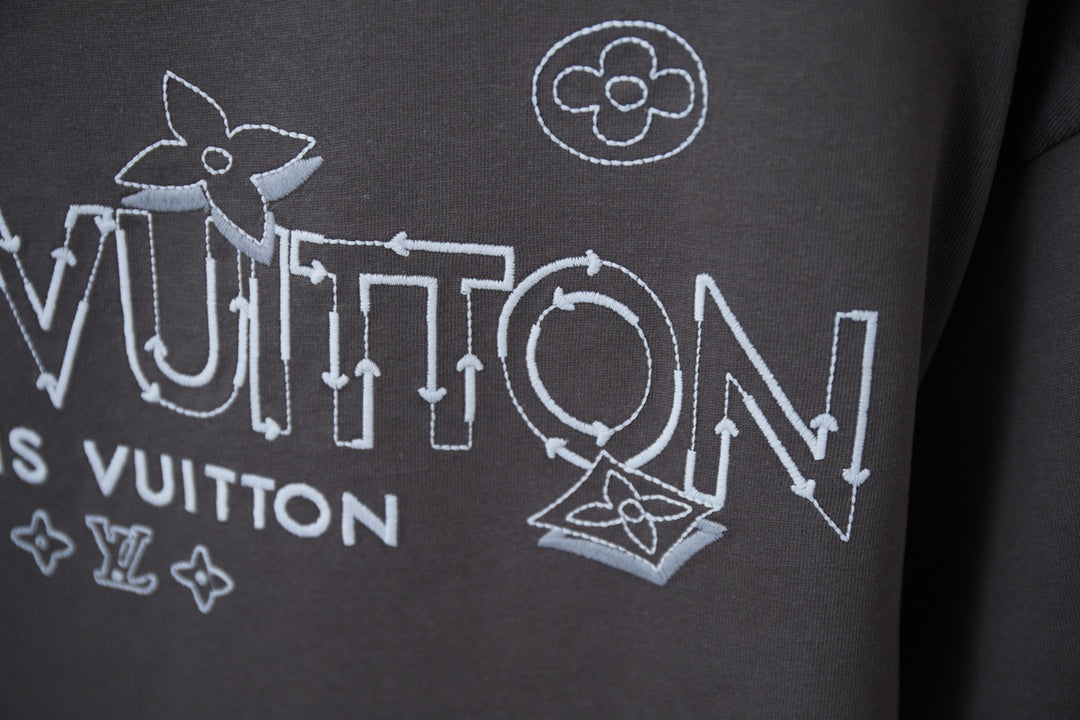 Louis Vuitton 25SS Early Spring Clover Logo Embroidered T-Shirt (Black/White/Gray, S–XL)