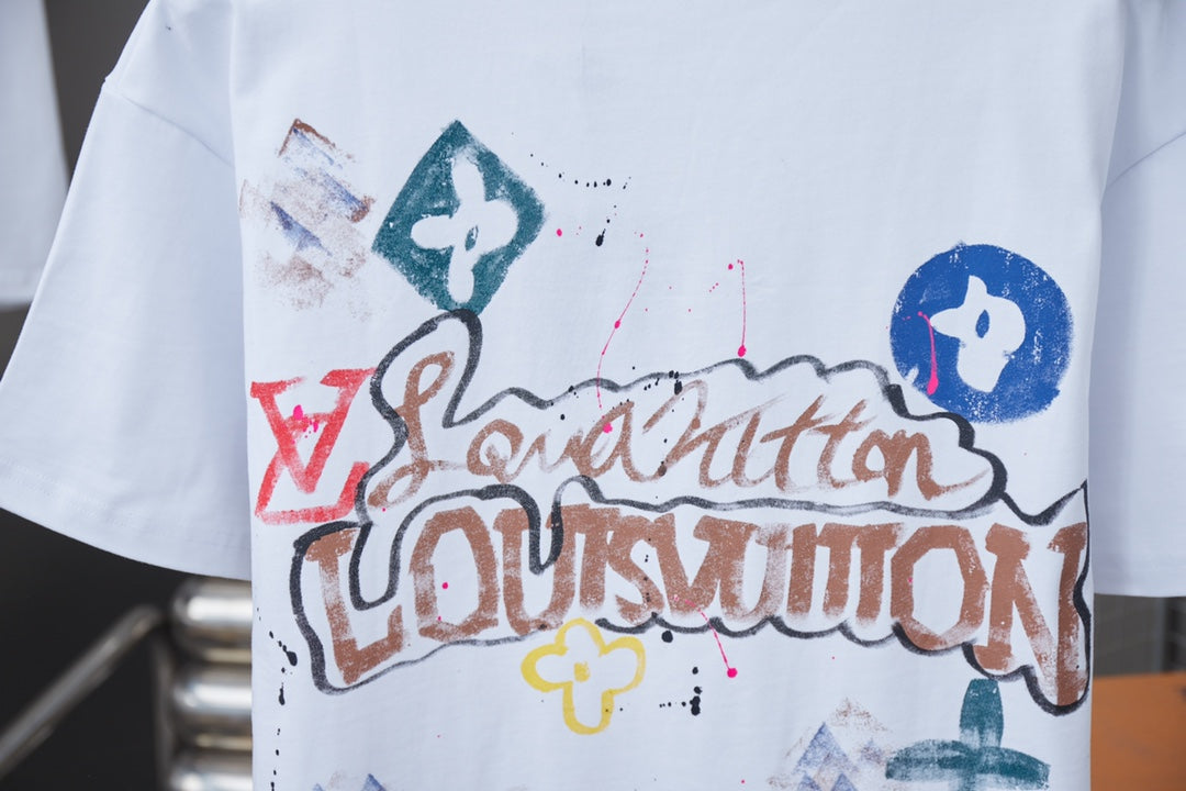 Louis Vuitton 25SS Early Spring Graffiti Hand-Painted Logo T-Shirt – Unisex Cotton Tee, Black/White (S–XL)