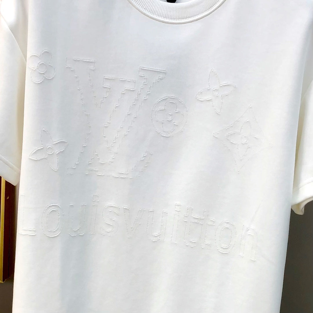 Louis Vuitton 2024 SS Men’s Crewneck T-Shirt – Premium Cotton, Cut-Burned LV Logo, Oversized OS Fit (S–3XL), Black/White/Orange