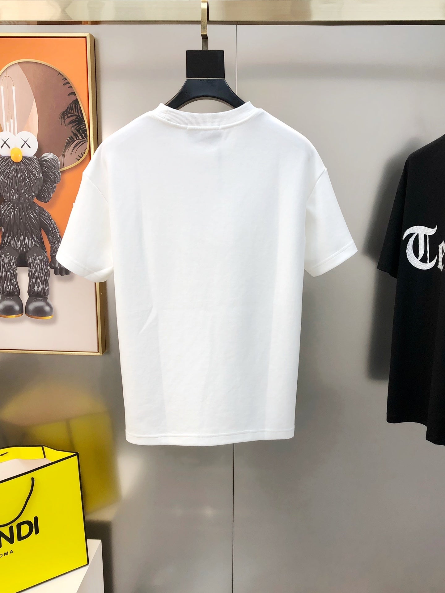 Louis Vuitton 2024 SS Men’s Crewneck T-Shirt – Premium Cotton, Cut-Burned LV Logo, Oversized OS Fit (S–3XL), Black/White/Orange
