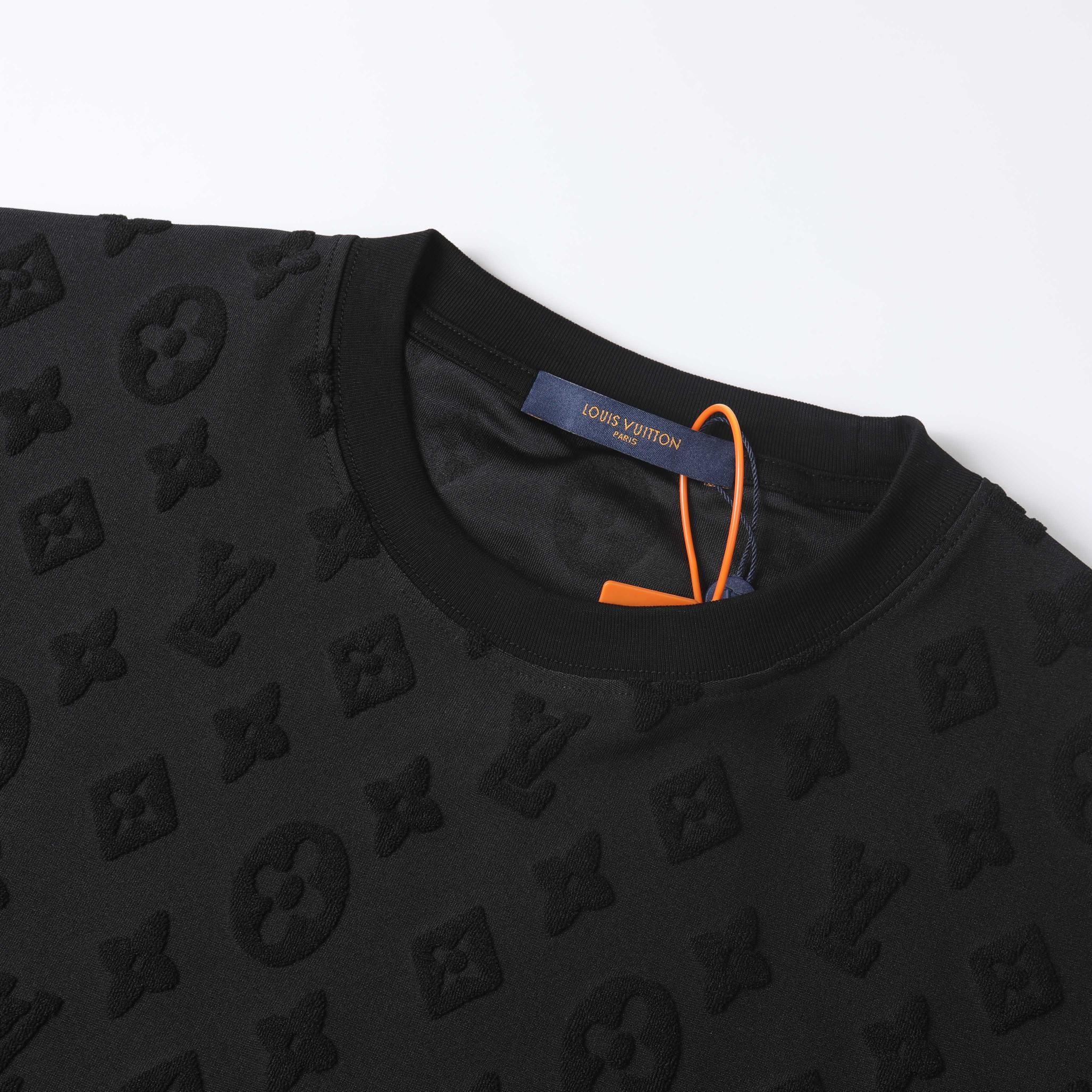 Louis Vuitton 2024 SS Jacquard Monogram T-Shirt – Unisex Crewneck Tee, Premium Cotton, Classic All-Over Pattern (S–XL), Black/White