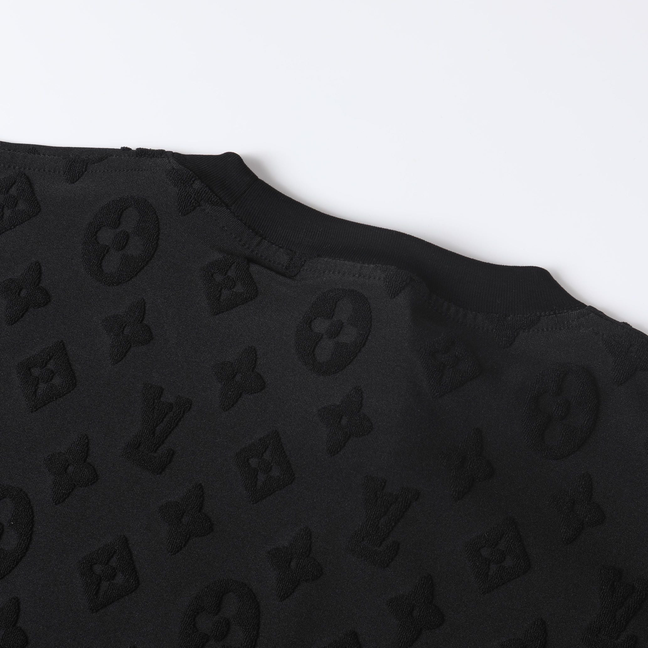 Louis Vuitton 2024 SS Jacquard Monogram T-Shirt – Unisex Crewneck Tee, Premium Cotton, Classic All-Over Pattern (S–XL), Black/White