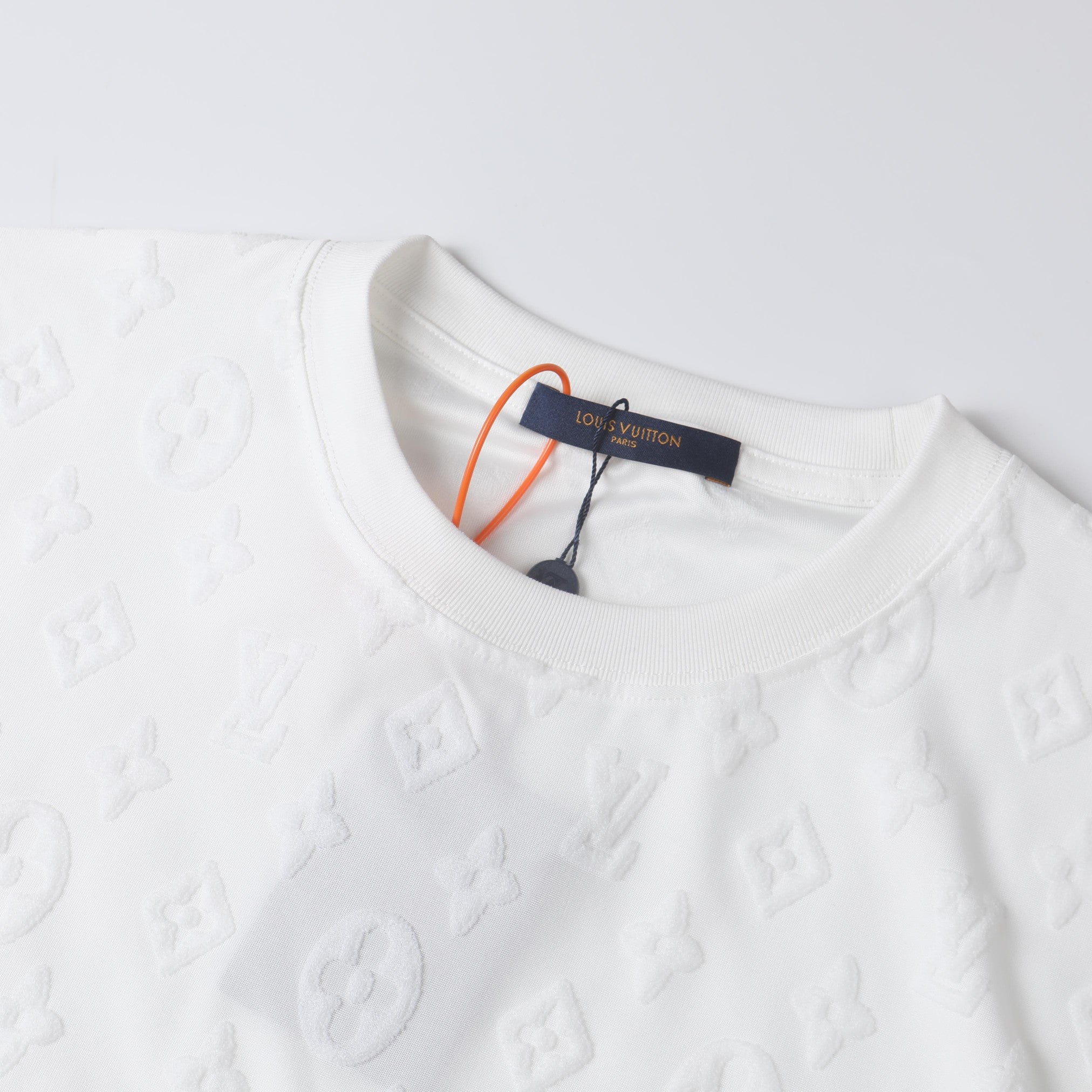Louis Vuitton 2024 SS Jacquard Monogram T-Shirt – Unisex Crewneck, Classic All-Over LV Pattern, Premium Cotton (S–XL)