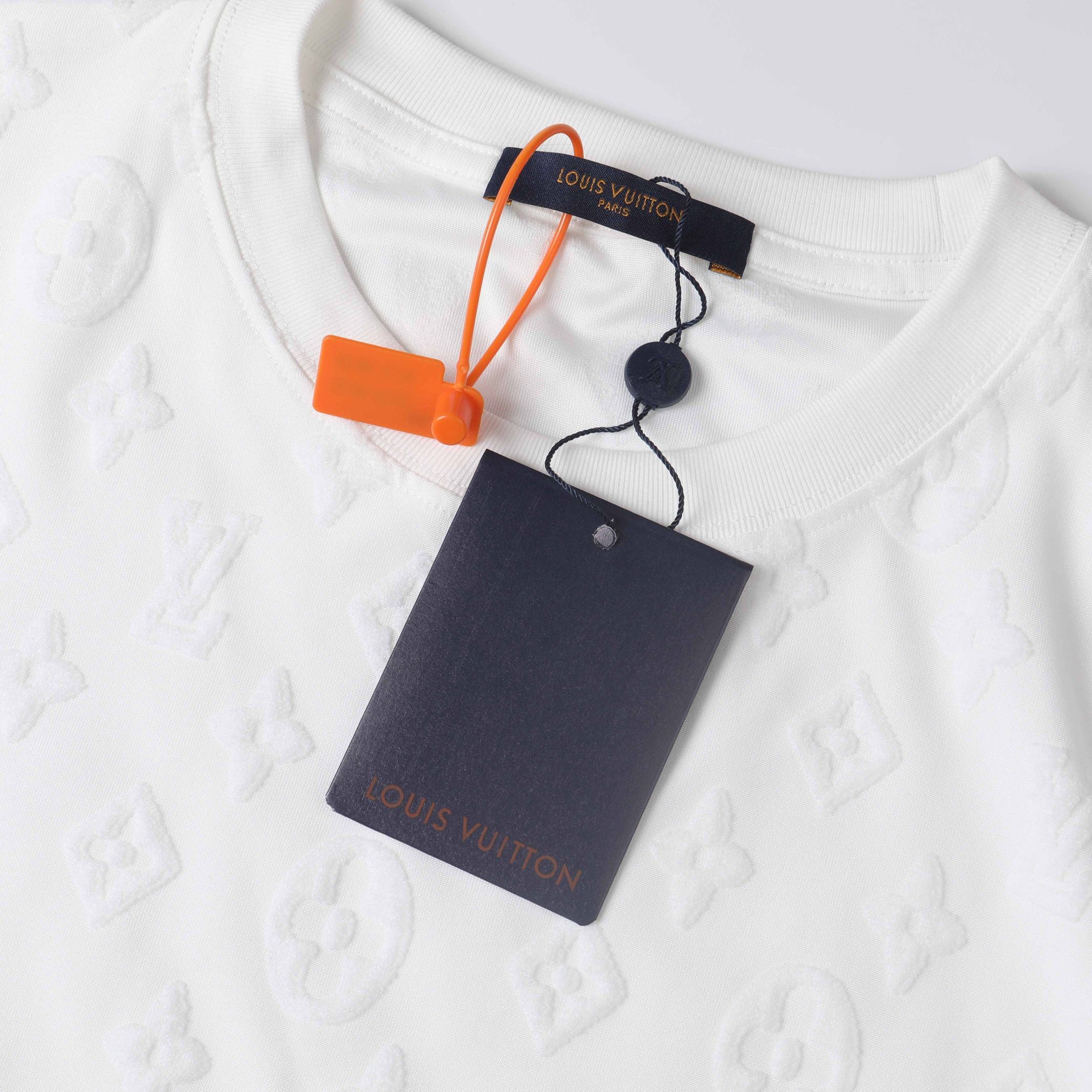 Louis Vuitton 2024 SS Jacquard Monogram T-Shirt – Unisex Crewneck, Classic All-Over LV Pattern, Premium Cotton (S–XL)