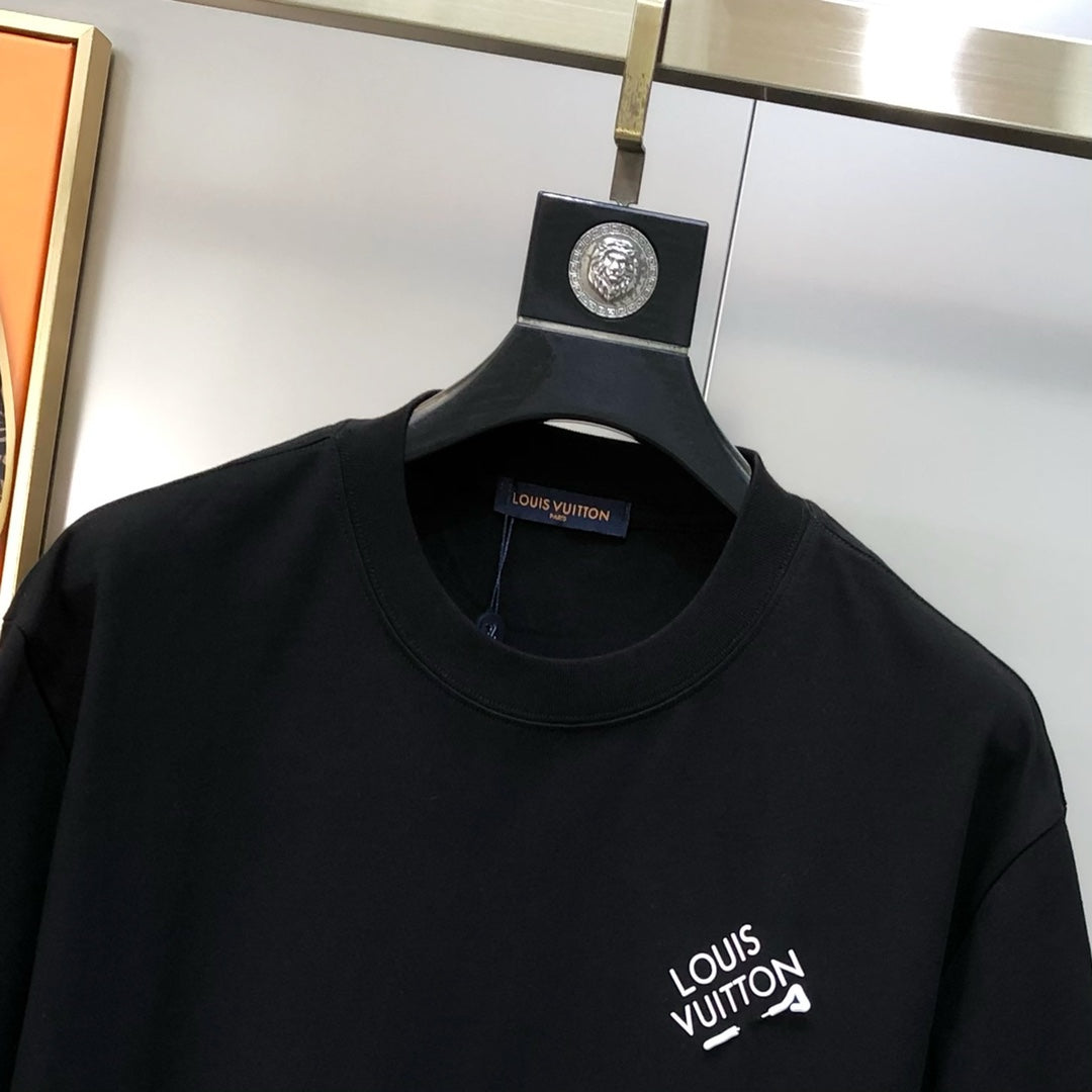 Louis Vuitton 2024 Early Spring Men’s Crewneck T-Shirt – Premium Cotton, Logo Hardware Print, Unisex (S–3XL)