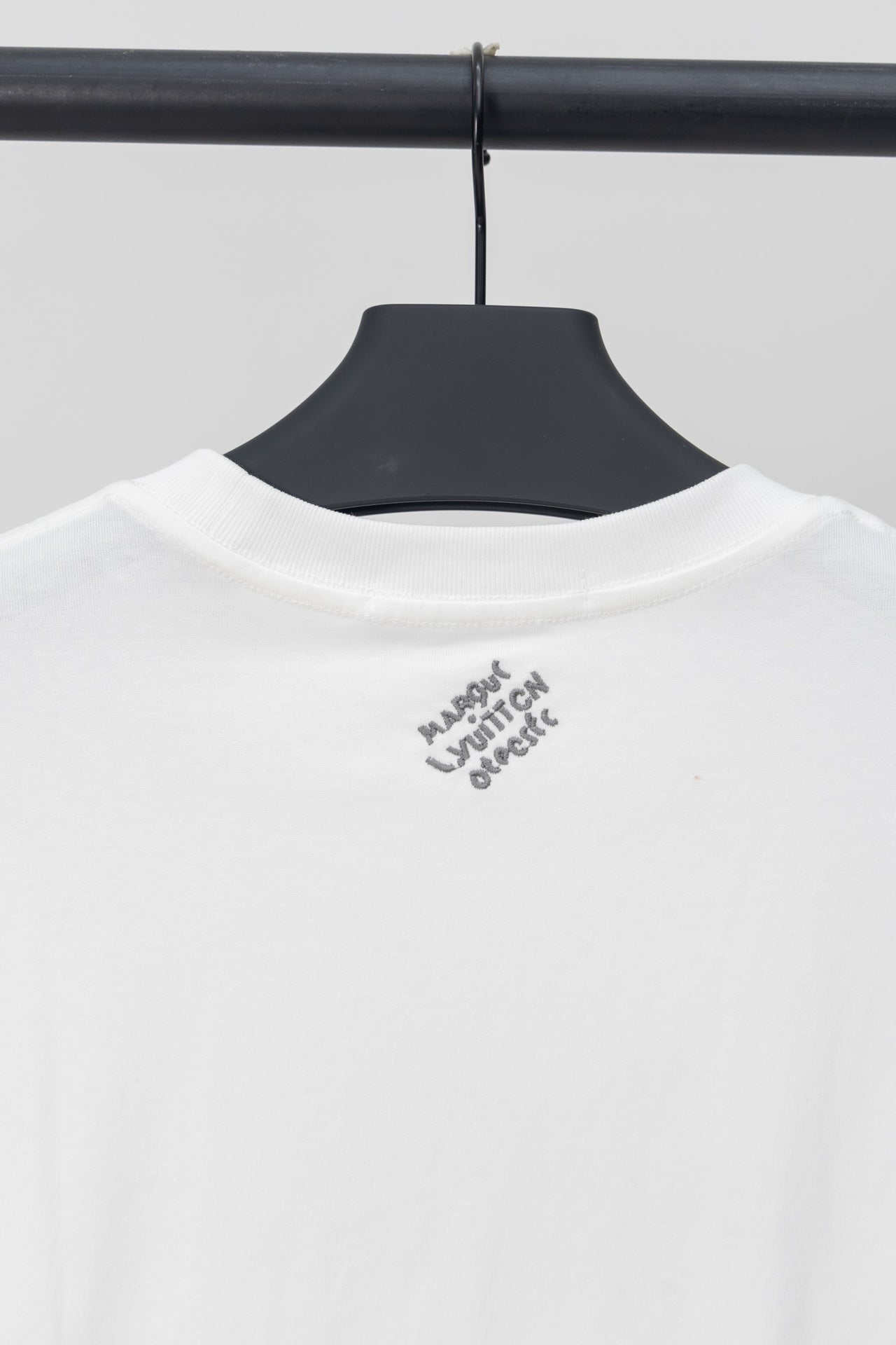 Louis Vuitton 2024SS Phi-Dieu Rhinestone & Stud Embroidery T-Shirt – Premium Cotton – XS, S, M, L