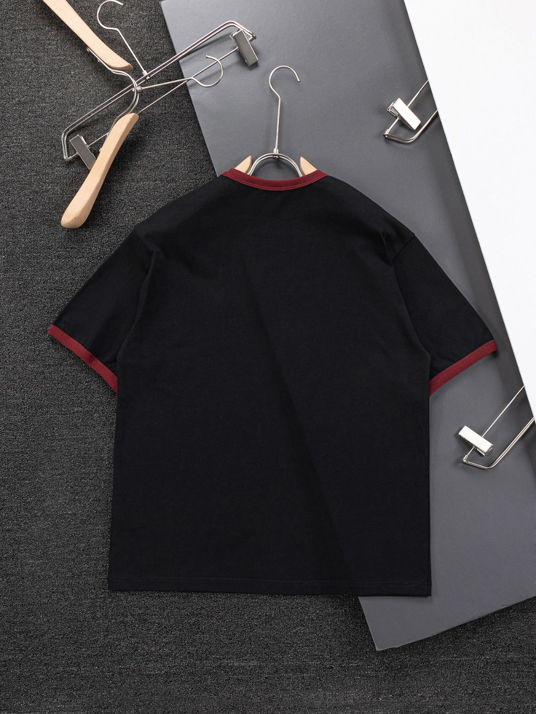 GUCCI Unisex Burgundy-Trim Double G Embroidered T-Shirt – Black/White, Sizes S–XL