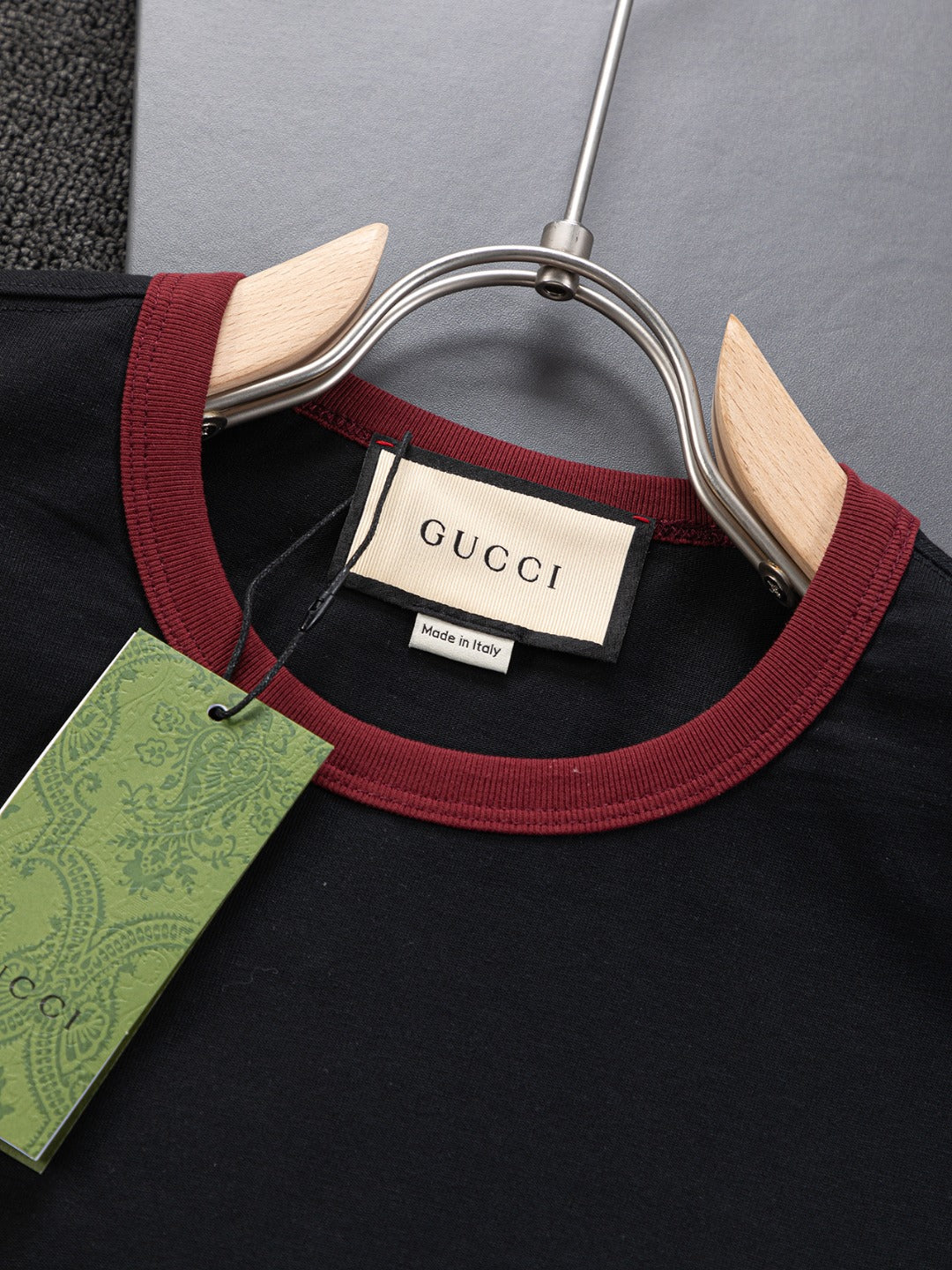 GUCCI Unisex Burgundy-Trim Double G Embroidered T-Shirt – Black/White, Sizes S–XL