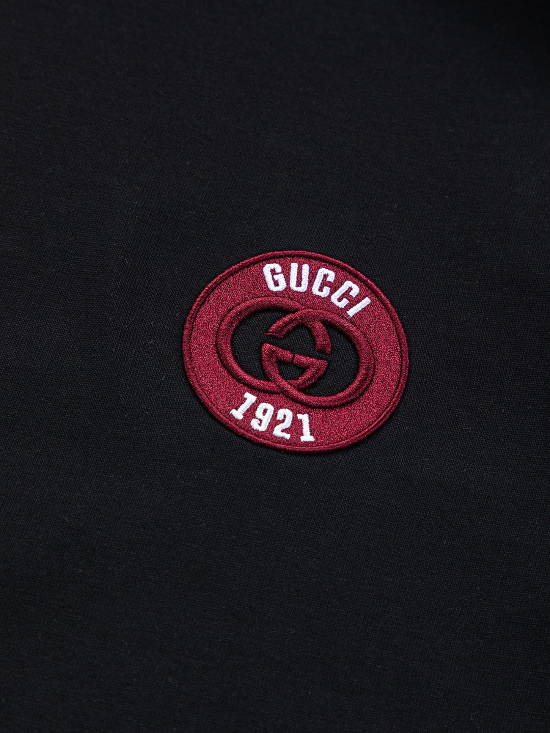GUCCI Unisex Burgundy-Trim Double G Embroidered T-Shirt – Black/White, Sizes S–XL