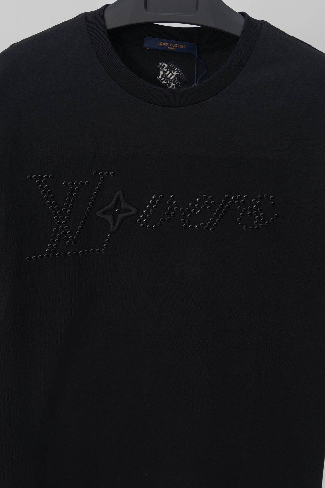 Louis Vuitton 2024SS Phi-Dieu Rhinestone & Stud Embroidery T-Shirt – Premium Cotton – XS, S, M, L
