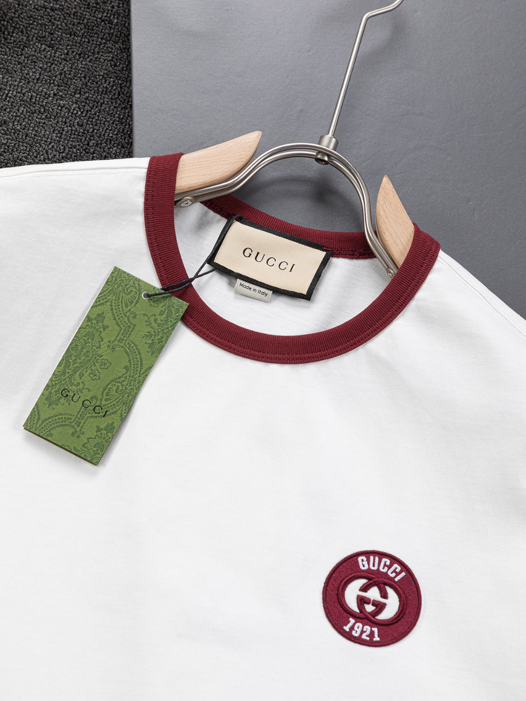 GUCCI Unisex Burgundy-Trim Double G Embroidered Crewneck T-Shirt – Black/White, Sizes S–XL