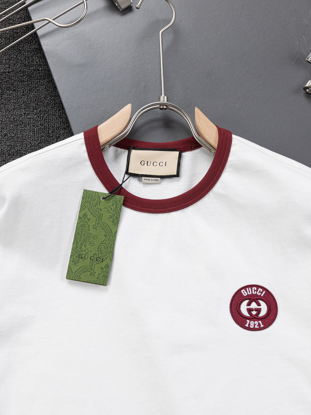 GUCCI Unisex Burgundy-Trim Double G Embroidered Crewneck T-Shirt – Black/White, Sizes S–XL