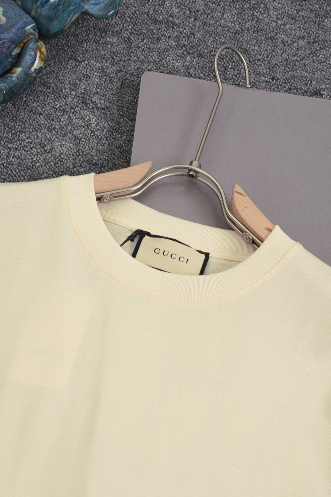 GUCCI 25SS Unisex Hollow Spray-Ink Double G Logo Crewneck T-Shirt – Apricot/Black, Sizes XS–L