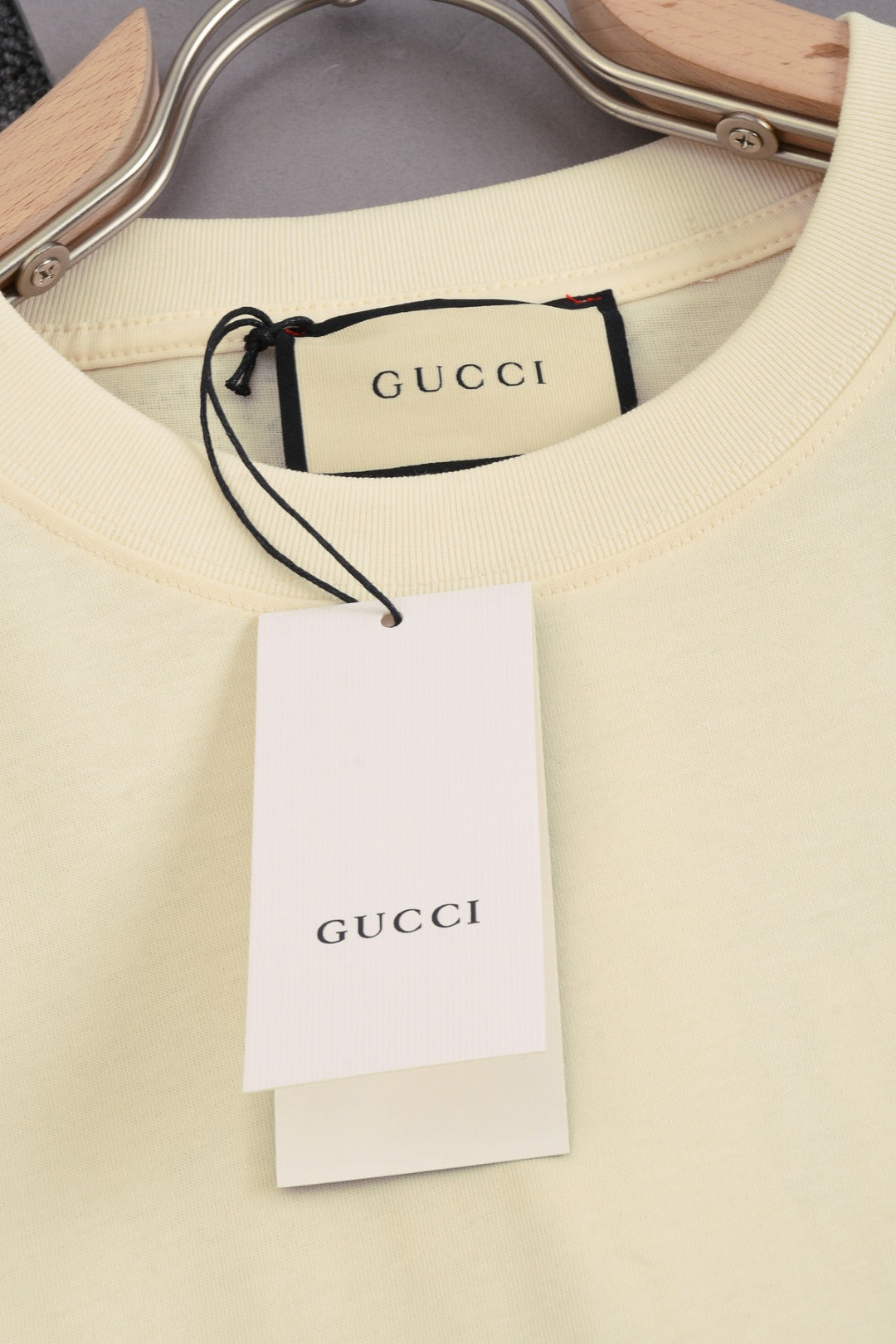 GUCCI 25SS Unisex Hollow Spray-Ink Double G Logo Crewneck T-Shirt – Apricot/Black, Sizes XS–L