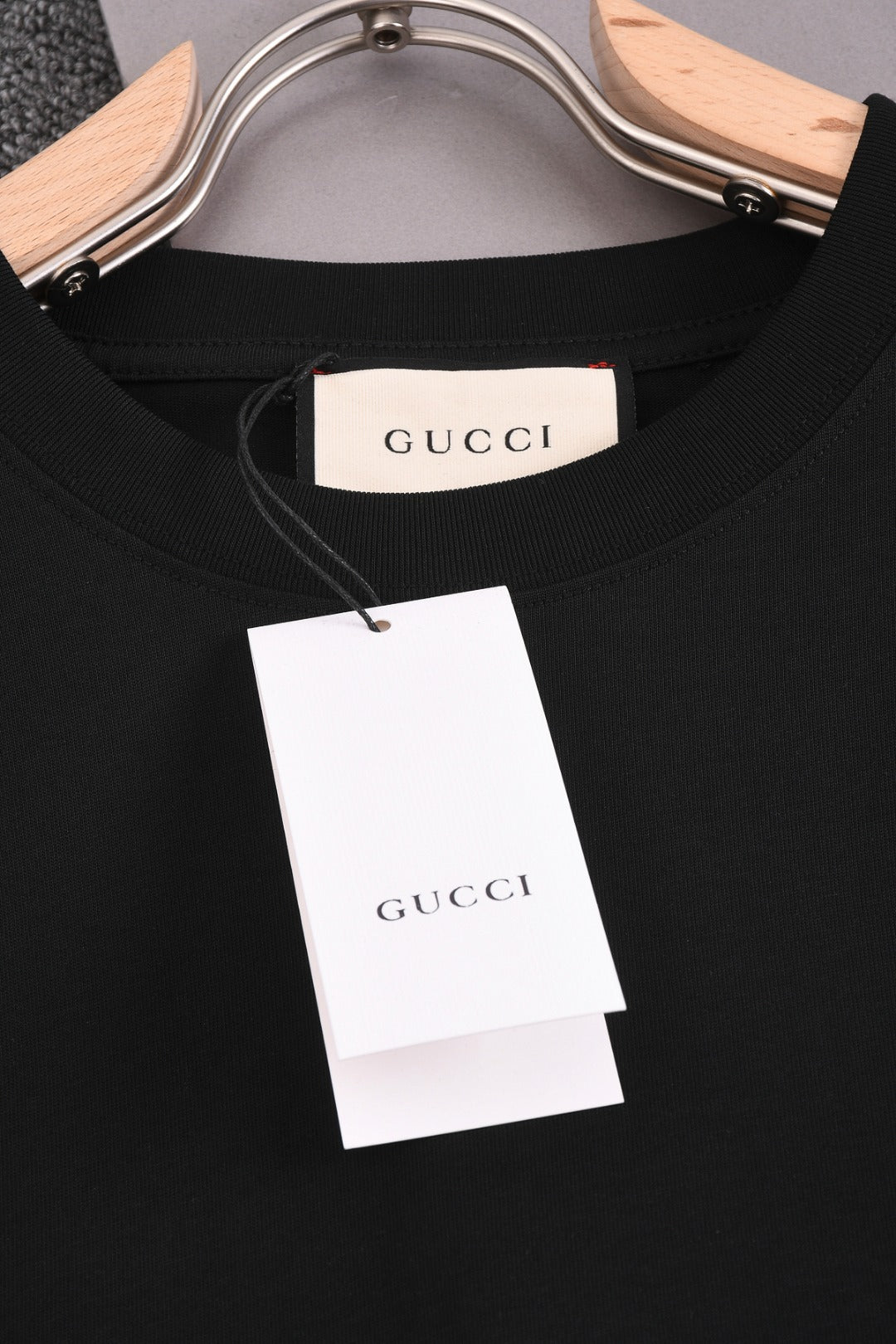 GUCCI 25SS Unisex Hollow Spray-Ink Double G Logo Crewneck T-Shirt – Apricot/Black, Sizes XS–L