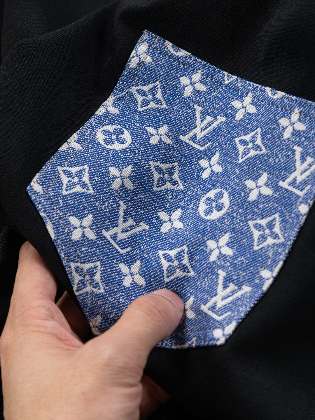 Louis Vuitton 25SS Embroidered Logo Denim Pocket T-Shirt – XS, S, M, L – Premium Cotton Unisex