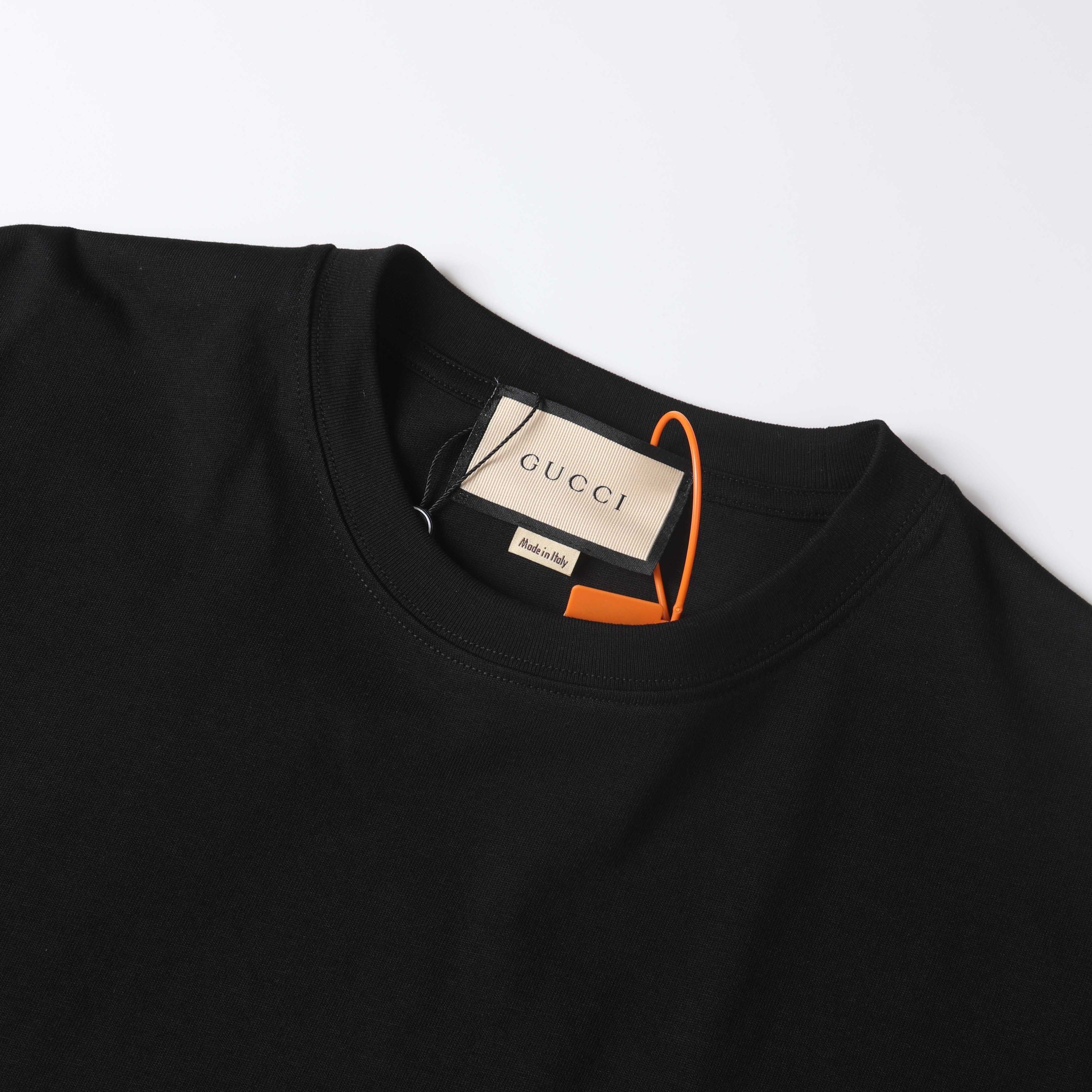 GUCCI 2024 Pocket Logo 3D Embroidered Unisex T-Shirt – Black/White, Sizes S–XL (Style C303)