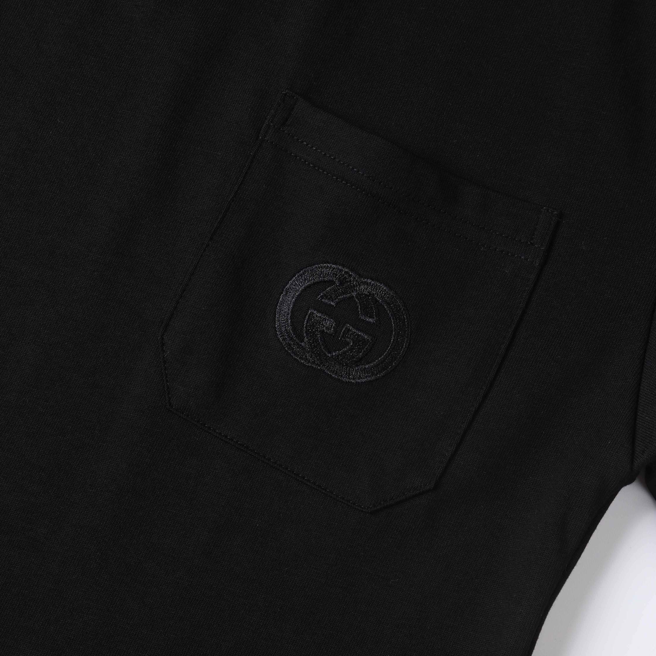 GUCCI 2024 Pocket Logo 3D Embroidered Unisex T-Shirt – Black/White, Sizes S–XL (Style C303)