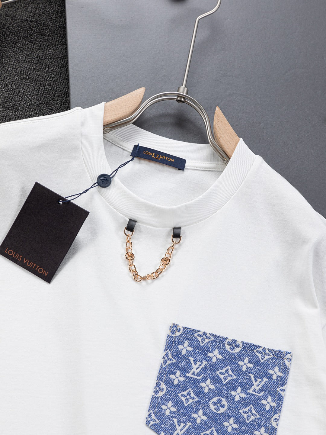 Louis Vuitton 25SS Embroidered Logo Denim Pocket T-Shirt – XS, S, M, L – Unisex Premium Cotton