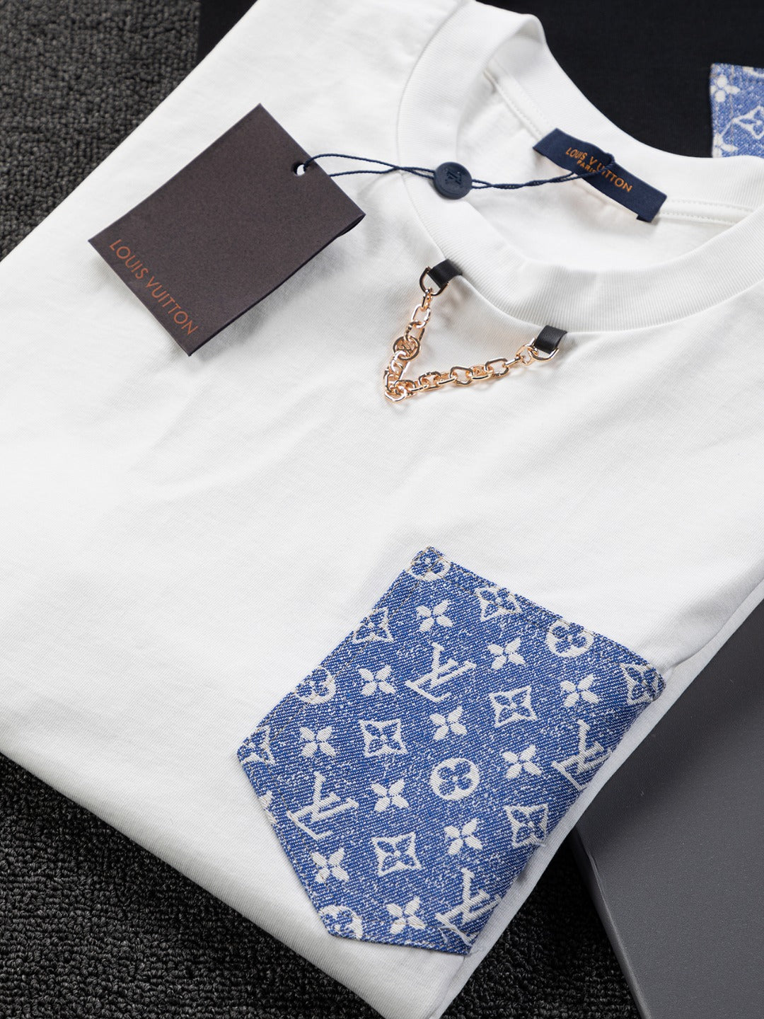 Louis Vuitton 25SS Embroidered Logo Denim Pocket T-Shirt – XS, S, M, L – Unisex Premium Cotton