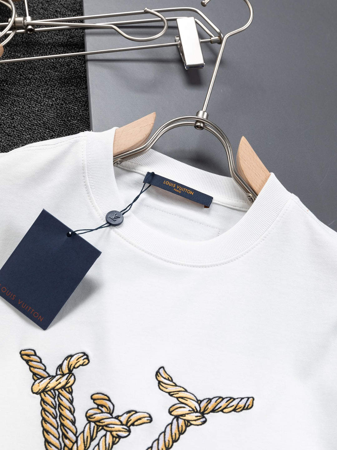 Louis Vuitton 25SS Rope Embroidered Logo T-Shirt – XS, S, M, L – Unisex Premium Cotton Tee