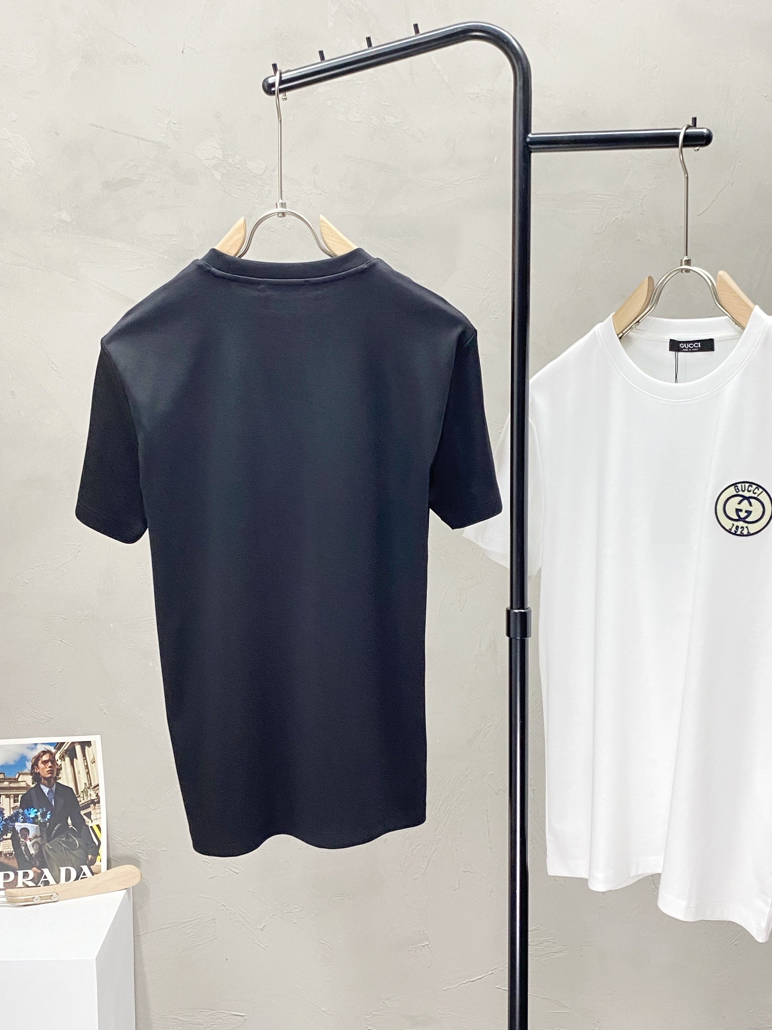GUCCI Exclusive Men’s Luxury Cotton Crewneck T-Shirt – Spring/Summer Collection, Sizes M–3XL