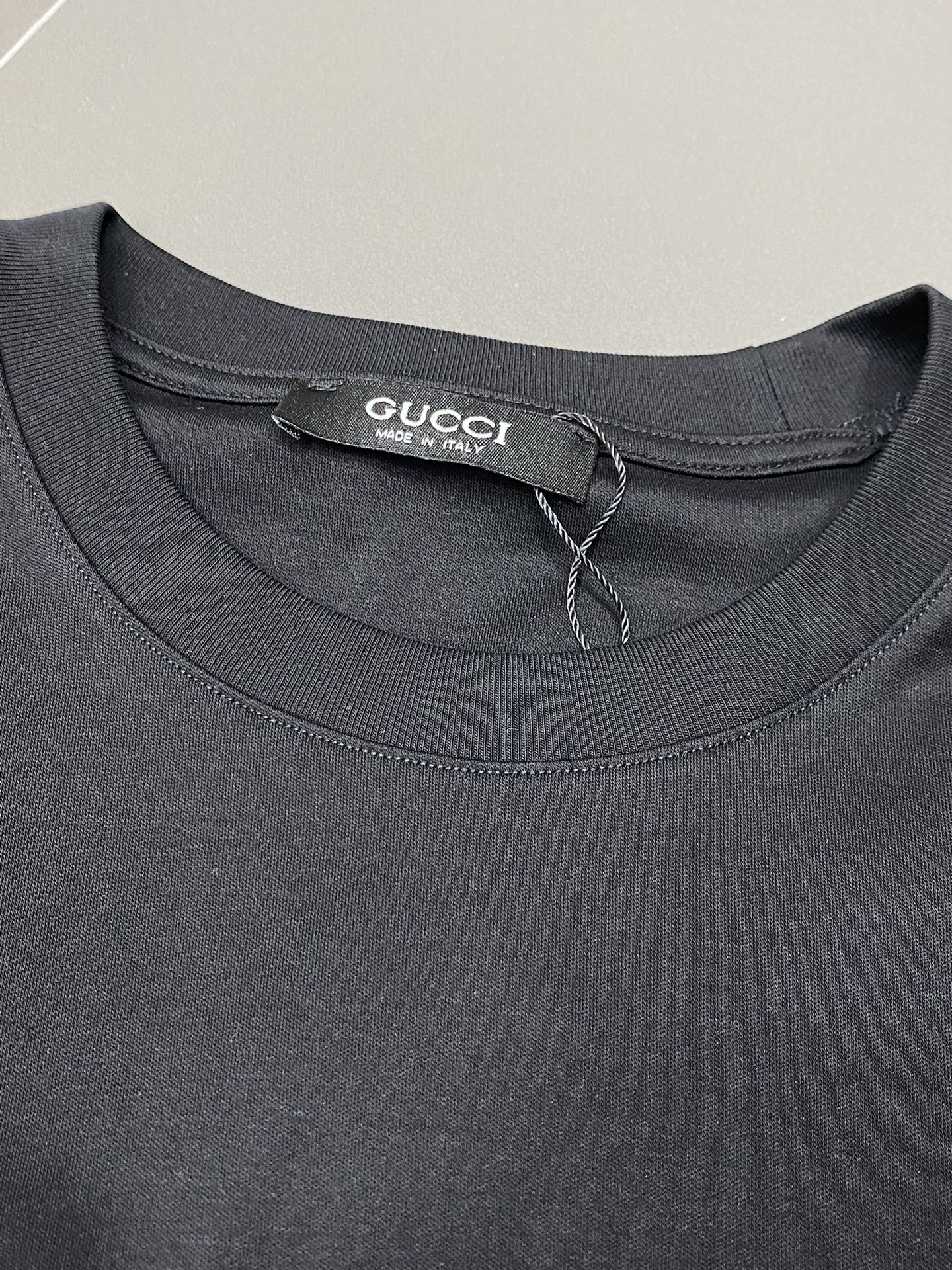 GUCCI Exclusive Men’s Luxury Cotton Crewneck T-Shirt – Spring/Summer Collection, Sizes M–3XL