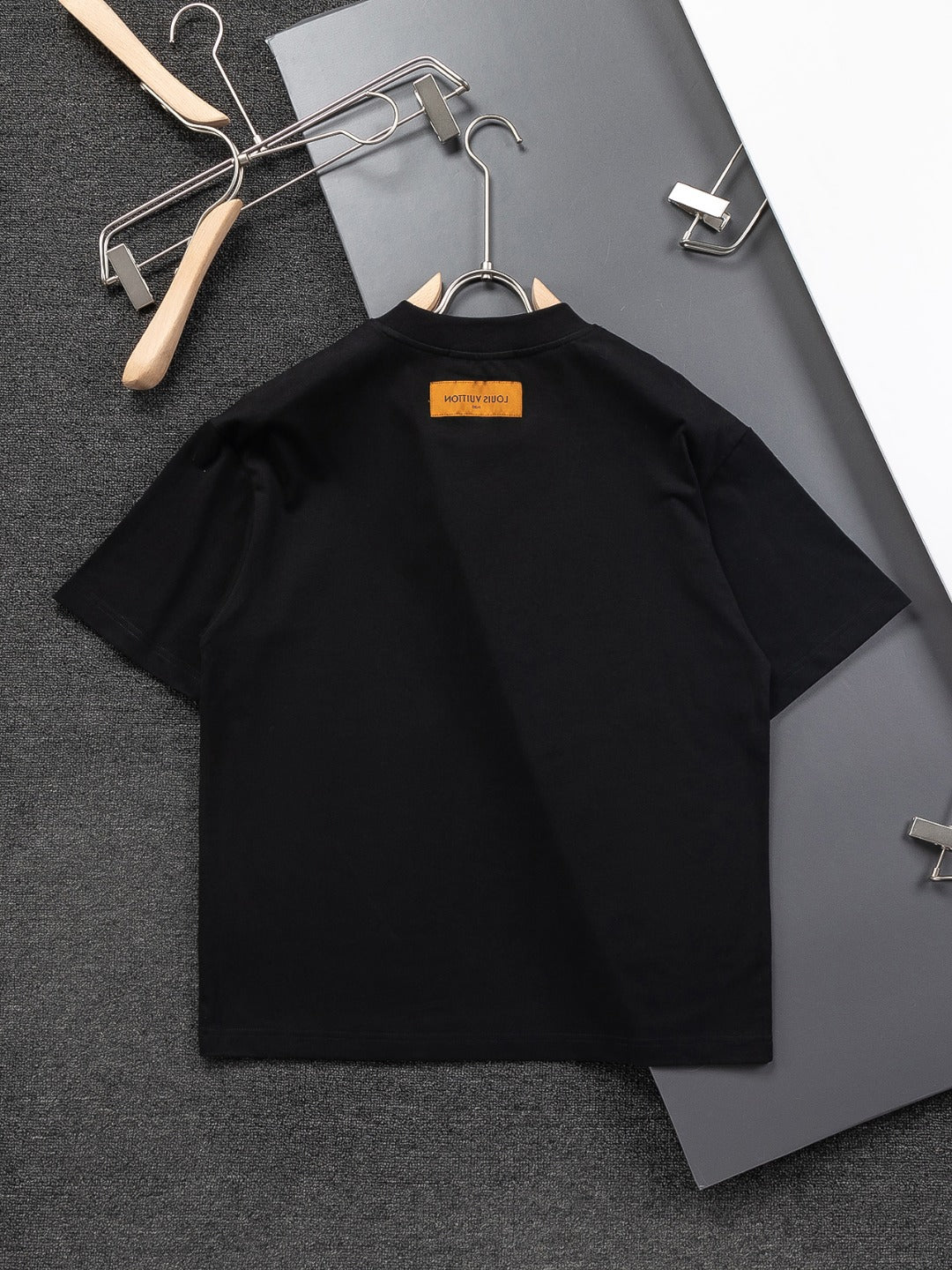 Louis Vuitton 25SS Embroidered Logo Round Neck T-Shirt – XS, S, M, L – Unisex Premium Cotton Tee