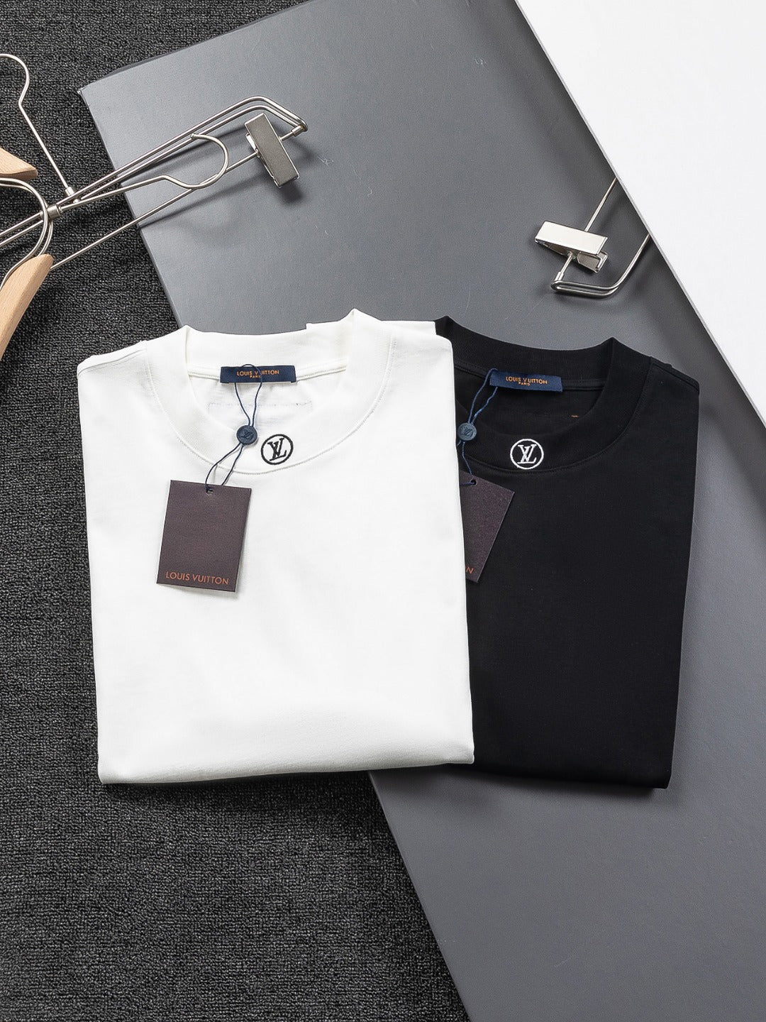 Louis Vuitton 25SS Embroidered Logo Round Neck T-Shirt – XS, S, M, L – Unisex Premium Cotton Tee