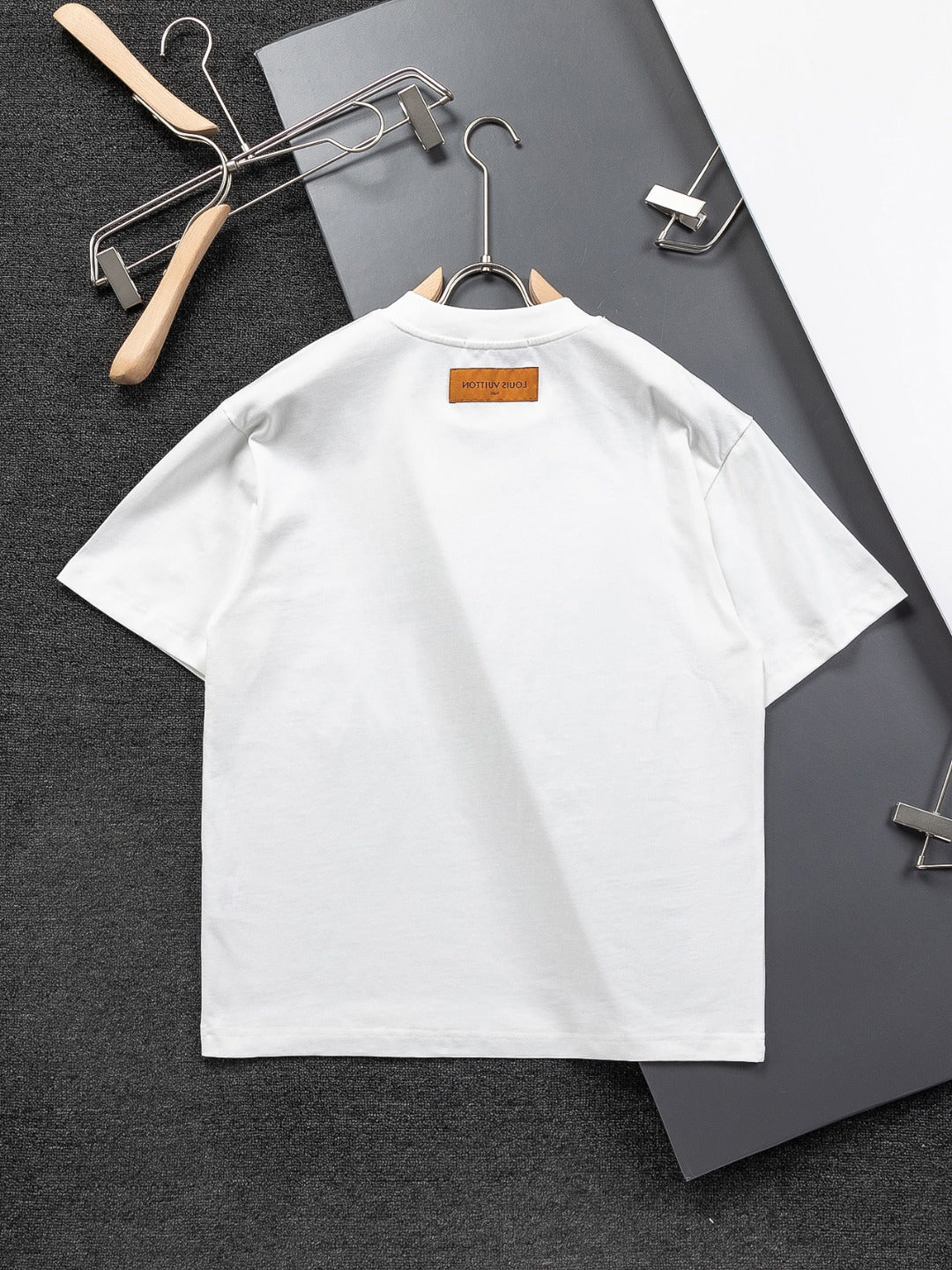 Louis Vuitton 25SS Embroidered Logo Round Neck T-Shirt – XS, S, M, L – Unisex Premium Cotton Tee