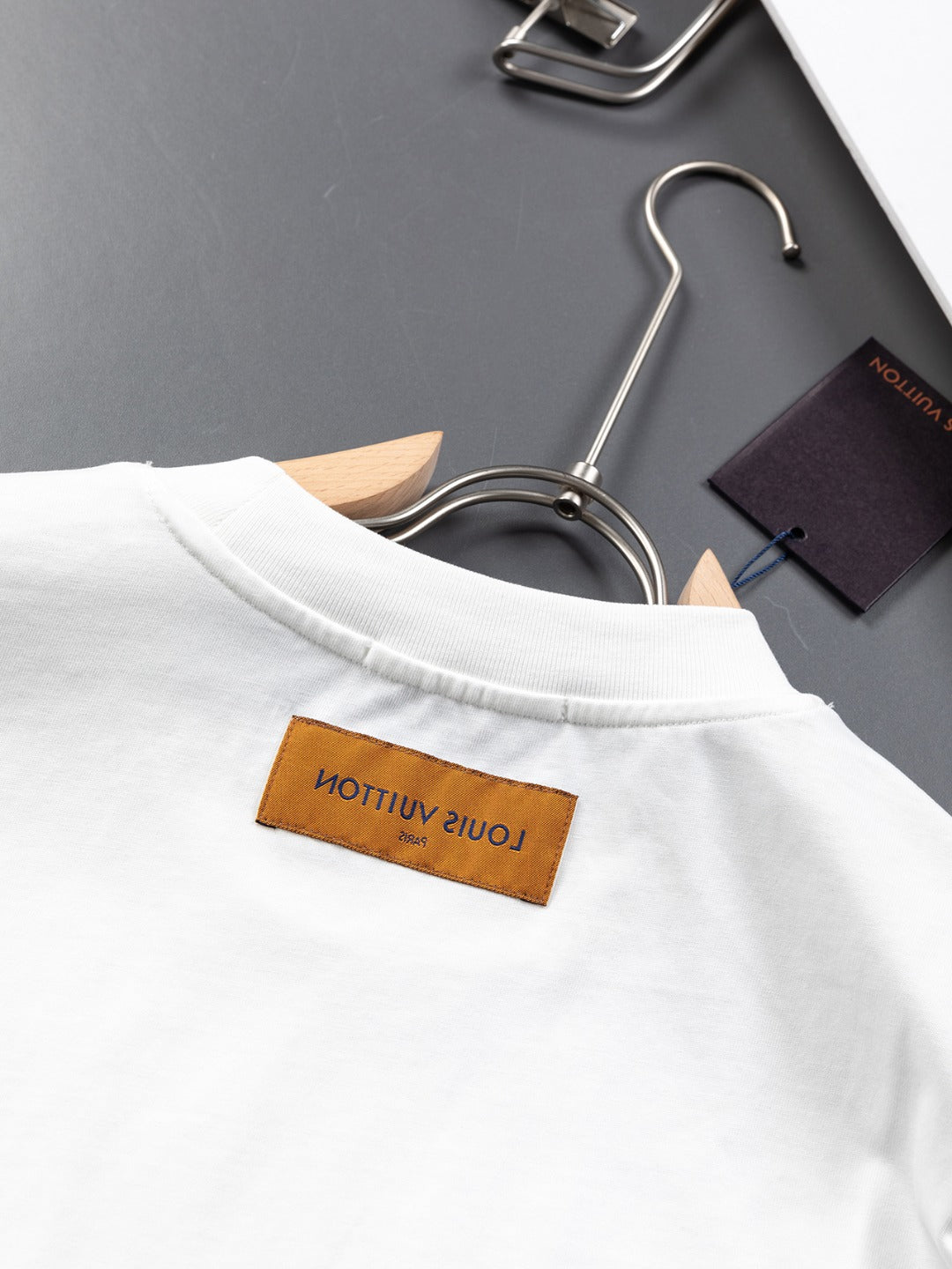 Louis Vuitton 25SS Embroidered Logo Round Neck T-Shirt – XS, S, M, L – Unisex Premium Cotton Tee