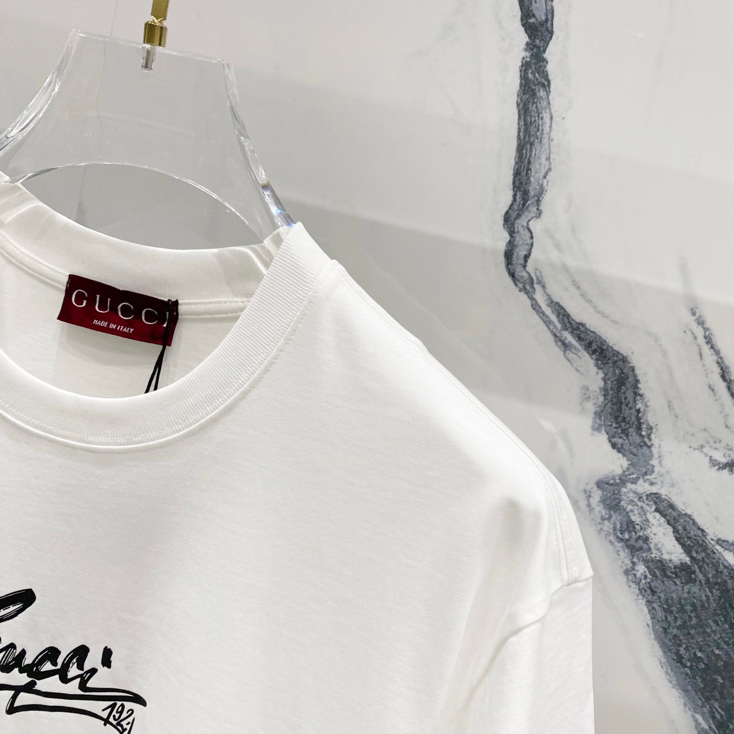 GUCCI Signature Logo Print Crewneck T-Shirt – Unisex Premium Cotton in Black/White, S–XL