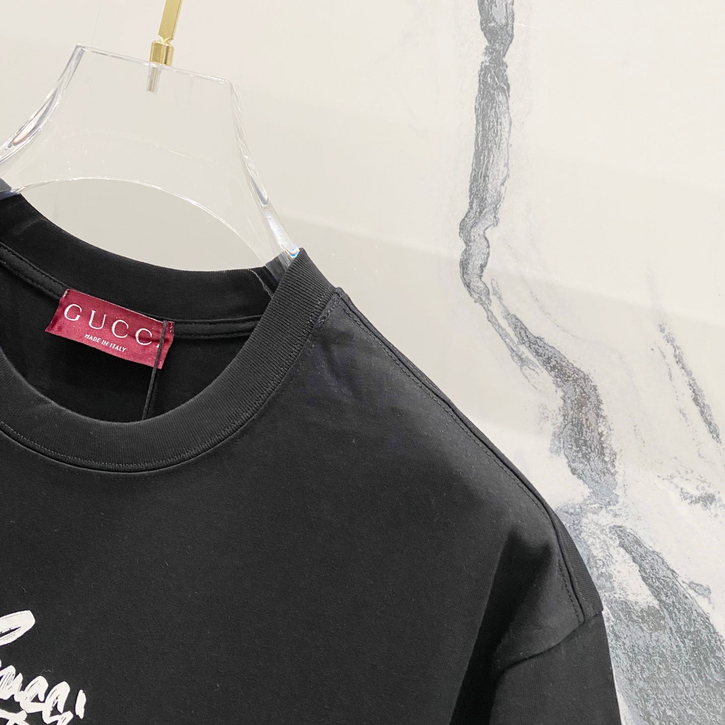 GUCCI Signature Logo Print Crewneck T-Shirt – Unisex Premium Cotton in Black/White, S–XL