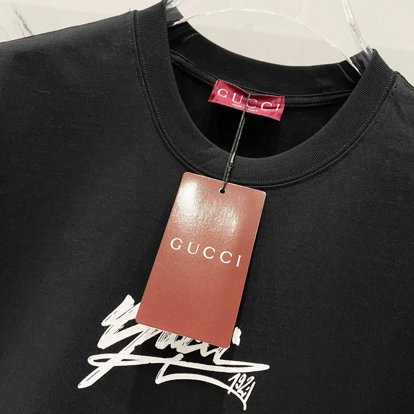 GUCCI Signature Logo Print Crewneck T-Shirt – Unisex Premium Cotton in Black/White, S–XL