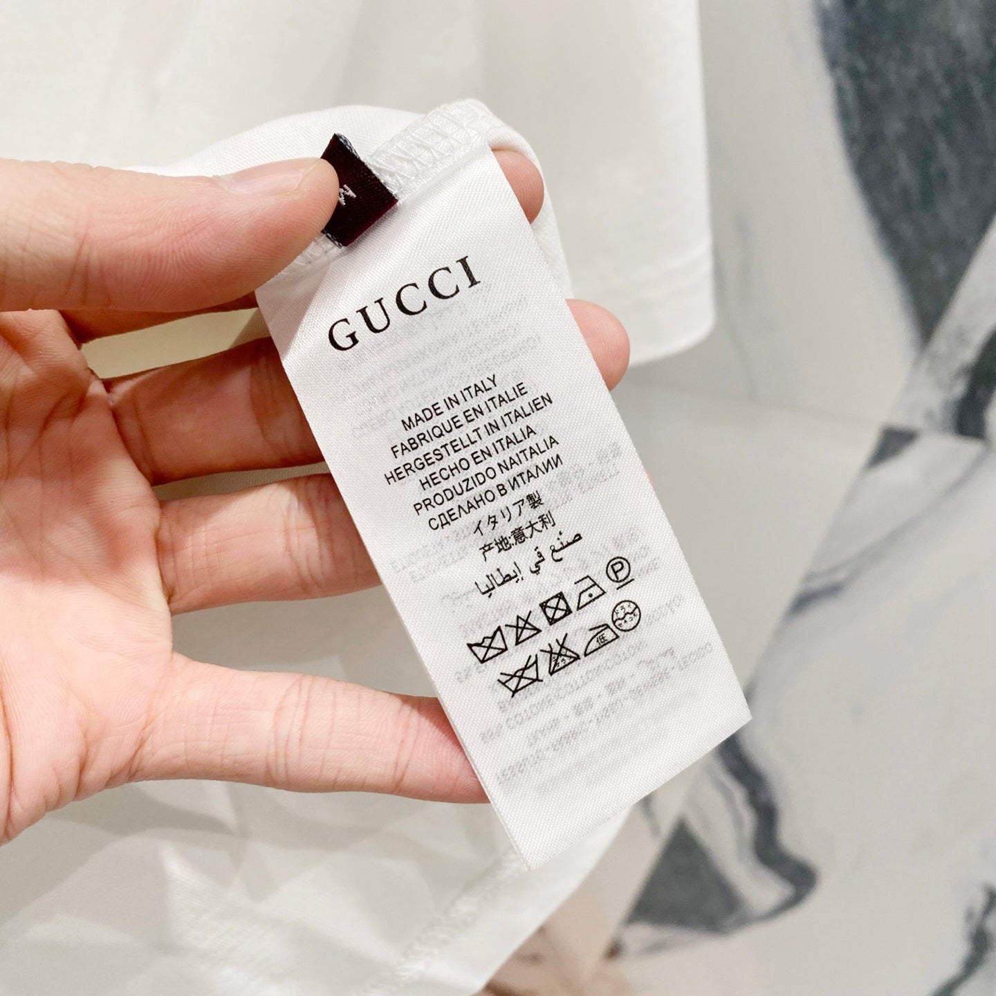 GUCCI Web Stripe Logo Print Crewneck T-Shirt – Unisex Premium Cotton in Black/White, S–XL