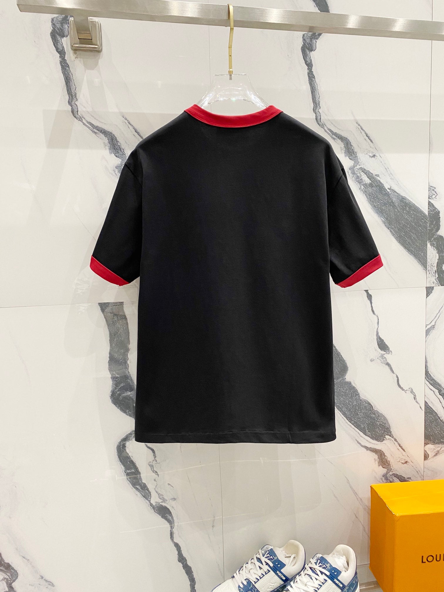 GUCCI 1921 Logo Embroidered Contrast-Collar T-Shirt – Unisex 320g Premium Cotton in Black/White, S–XL