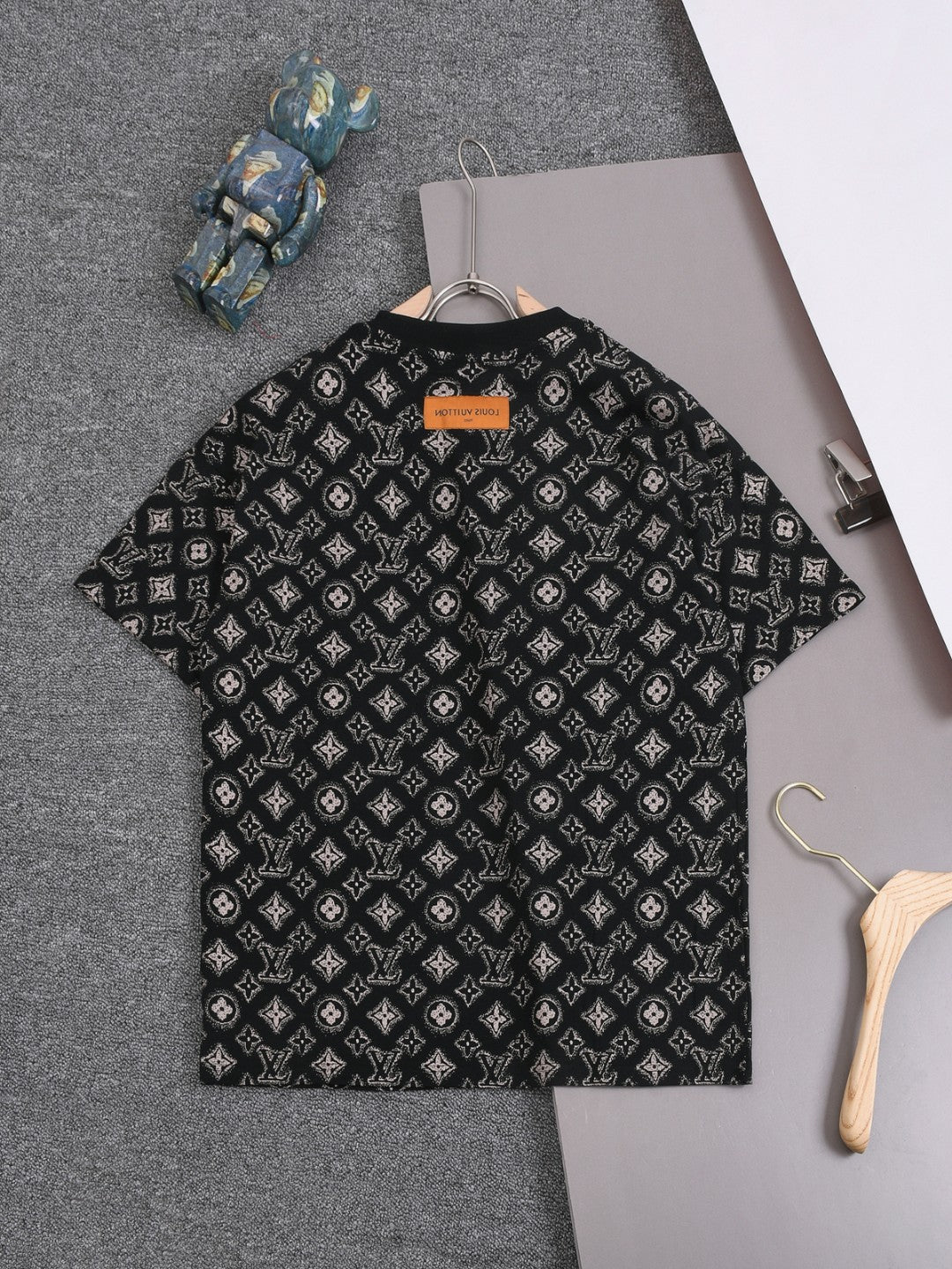 Louis Vuitton 25SS Classic Monogram Printed Logo Round Neck T-Shirt – XS, S, M, L – Unisex Premium Cotton Tee