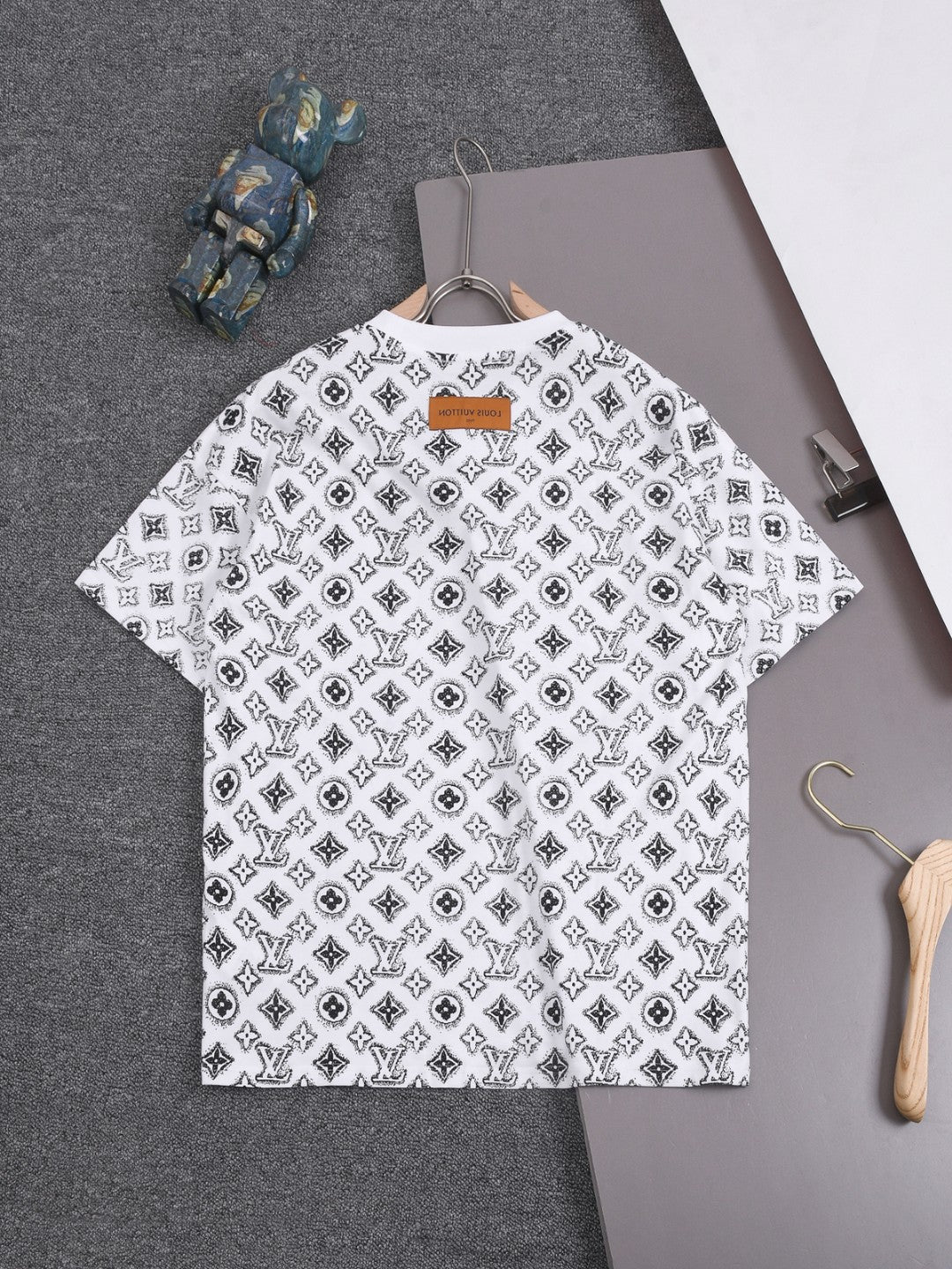 Louis Vuitton 25SS Classic Monogram Full-Print Logo Round Neck T-Shirt – XS, S, M, L – Unisex Premium Cotton Tee