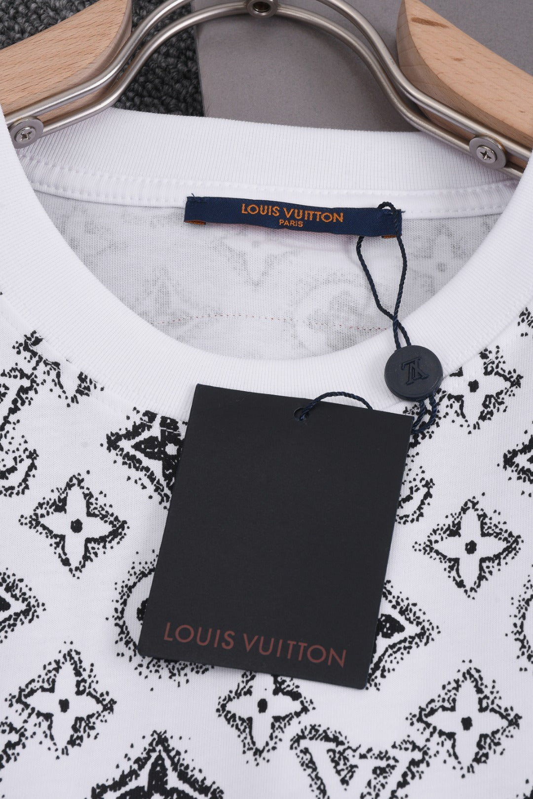 Louis Vuitton 25SS Classic Monogram Full-Print Logo Round Neck T-Shirt – XS, S, M, L – Unisex Premium Cotton Tee