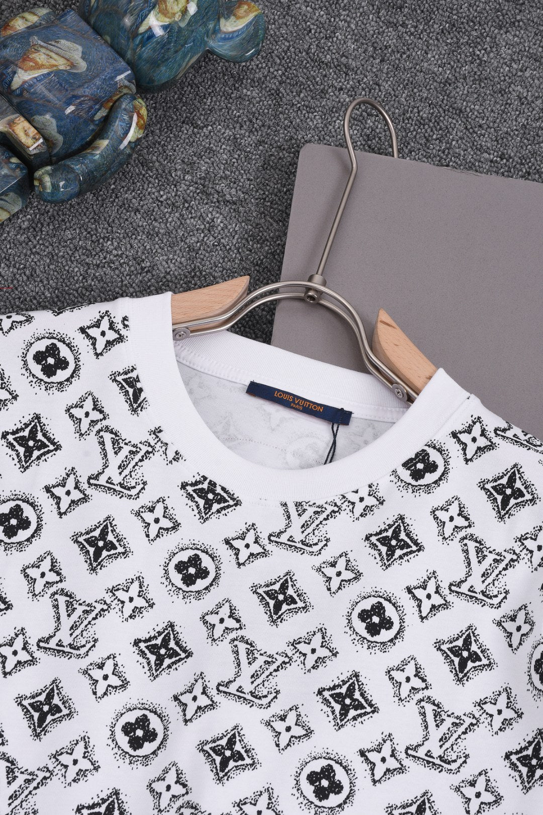 Louis Vuitton 25SS Classic Monogram Full-Print Logo Round Neck T-Shirt – XS, S, M, L – Unisex Premium Cotton Tee