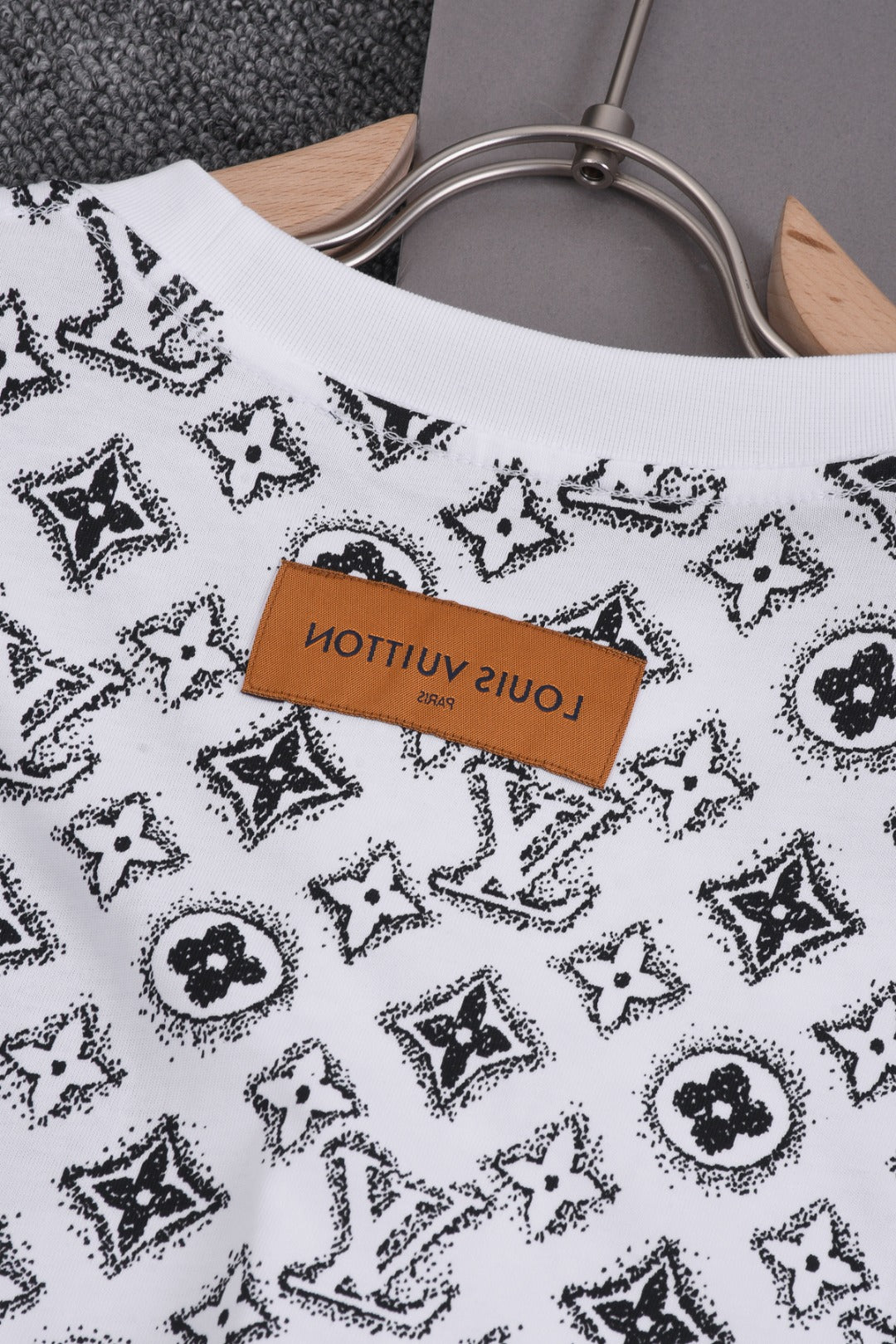 Louis Vuitton 25SS Classic Monogram Full-Print Logo Round Neck T-Shirt – XS, S, M, L – Unisex Premium Cotton Tee
