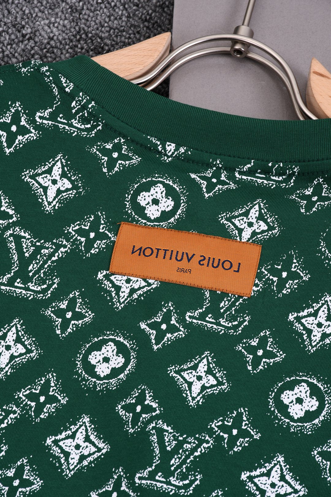 Louis Vuitton 25SS Classic Monogram Full-Print Logo T-Shirt – XS, S, M, L – Unisex Premium Cotton Tee