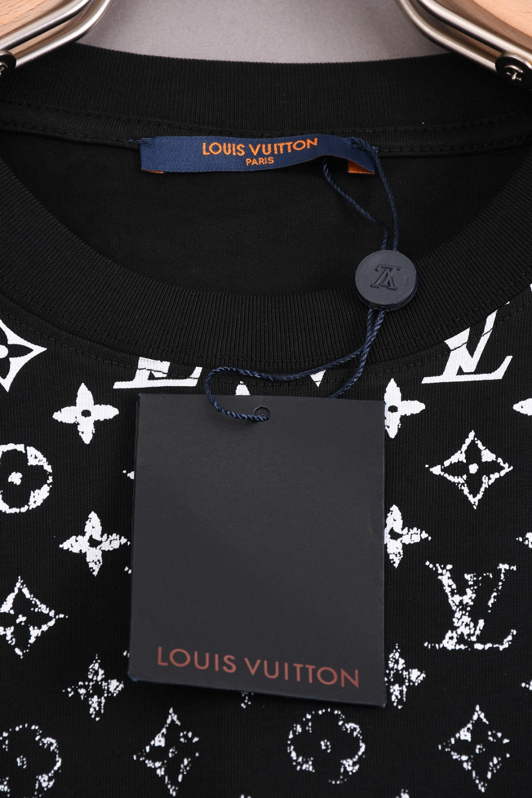 Louis Vuitton 25SS Classic Gradient Print Logo T-Shirt – XS, S, M, L – Unisex Premium Cotton Tee