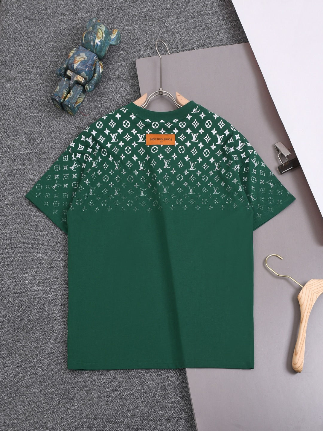 Louis Vuitton 25SS Classic Gradient Print Logo T-Shirt – XS, S, M, L – Unisex Premium Cotton Tee