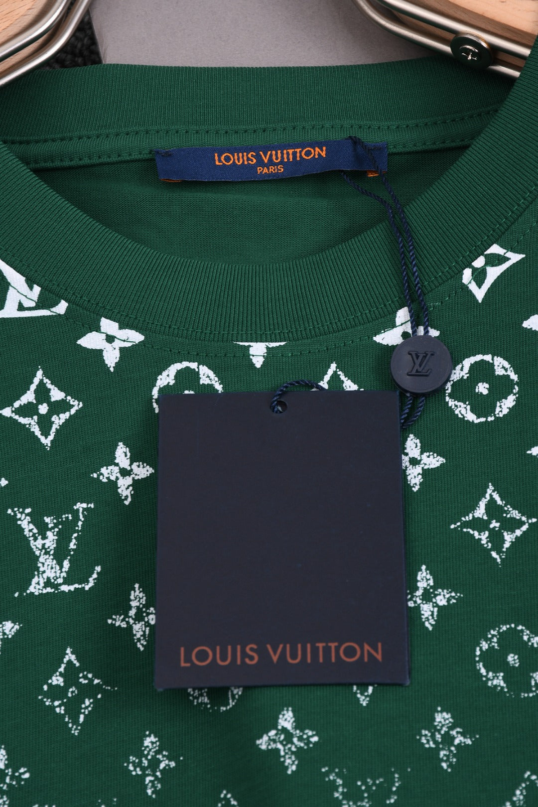 Louis Vuitton 25SS Classic Gradient Print Logo T-Shirt – XS, S, M, L – Unisex Premium Cotton Tee