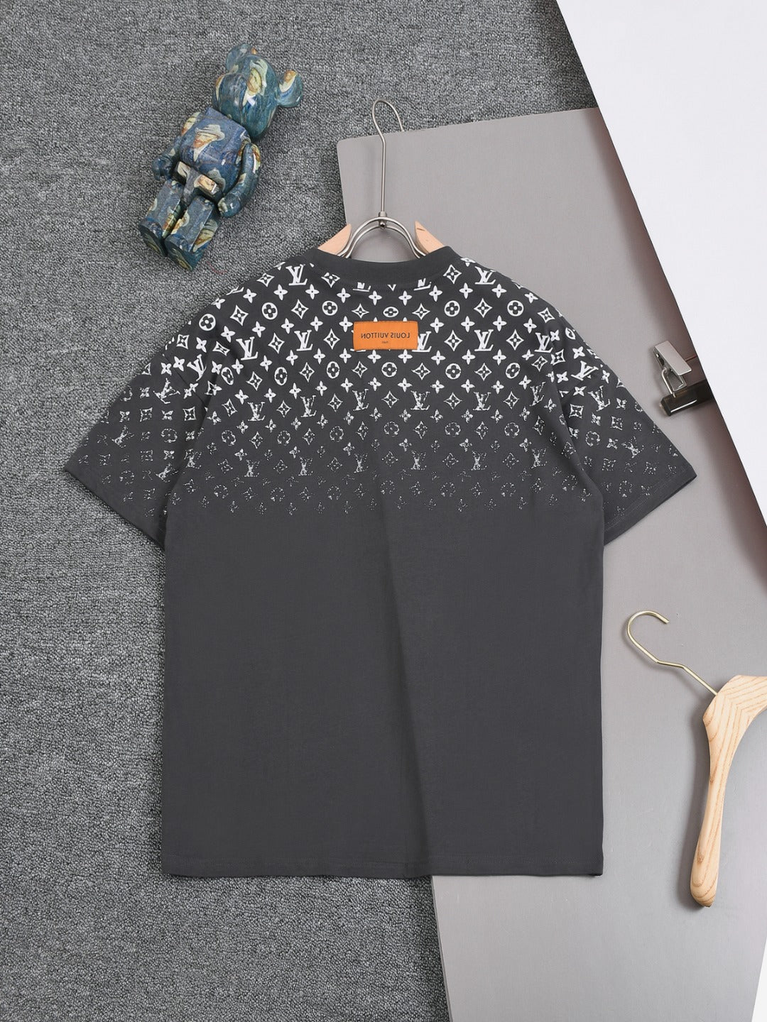 Louis Vuitton 25SS Gradient Print Logo T-Shirt – XS, S, M, L – Unisex Premium Cotton Tee