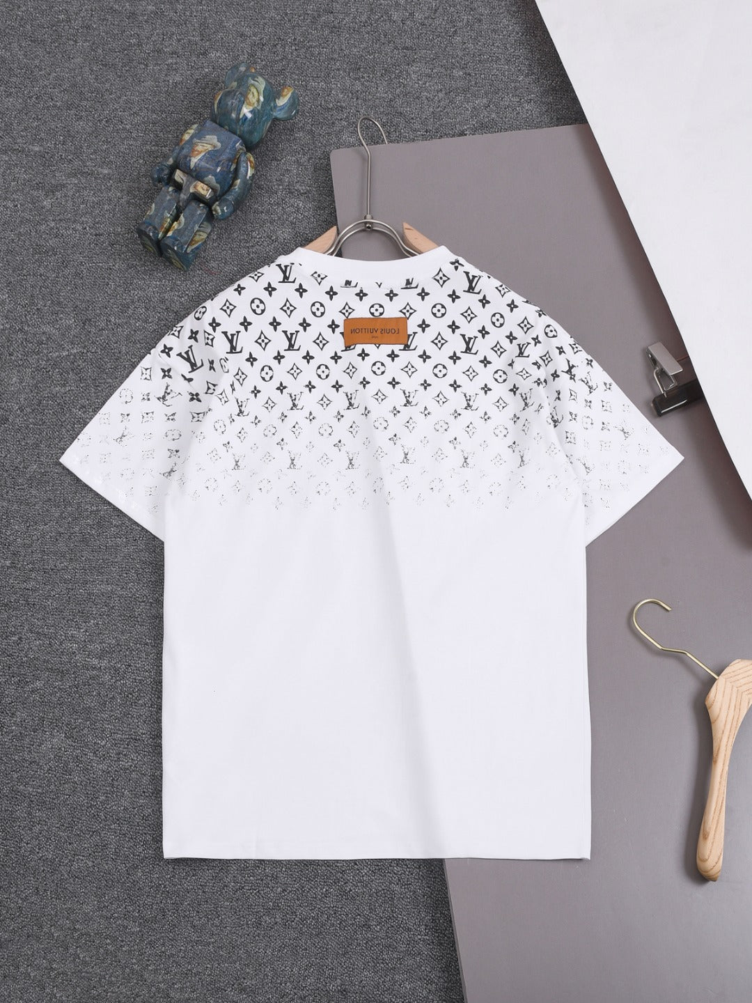 Louis Vuitton 25SS Gradient Print Logo T-Shirt – XS, S, M, L – Unisex Premium Cotton Tee