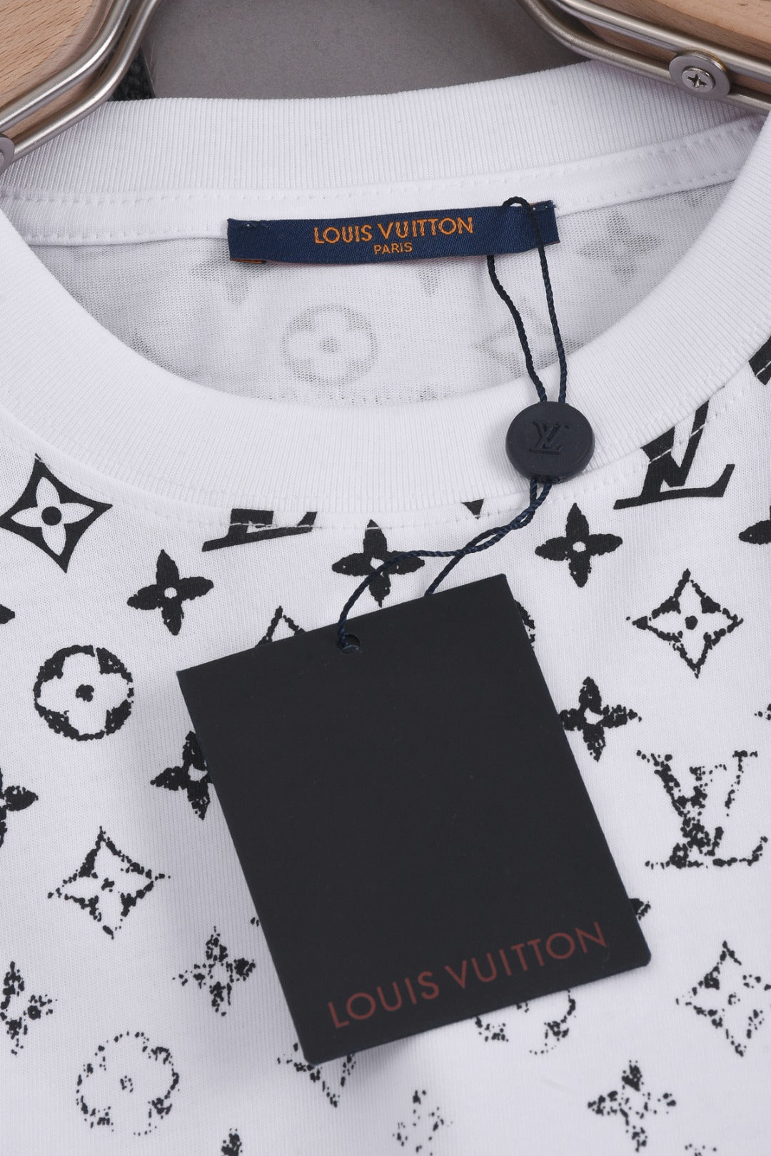 Louis Vuitton 25SS Gradient Print Logo T-Shirt – XS, S, M, L – Unisex Premium Cotton Tee
