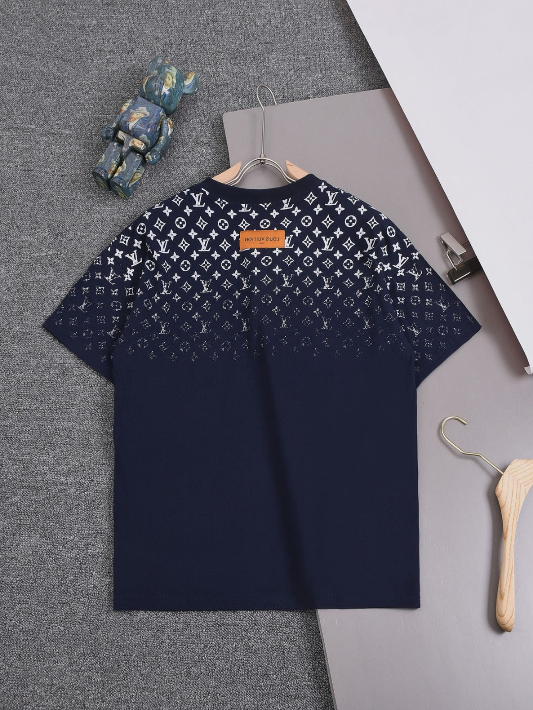 Louis Vuitton 25SS Gradient Print Logo T-Shirt – XS, S, M, L – Unisex Premium Cotton Tee