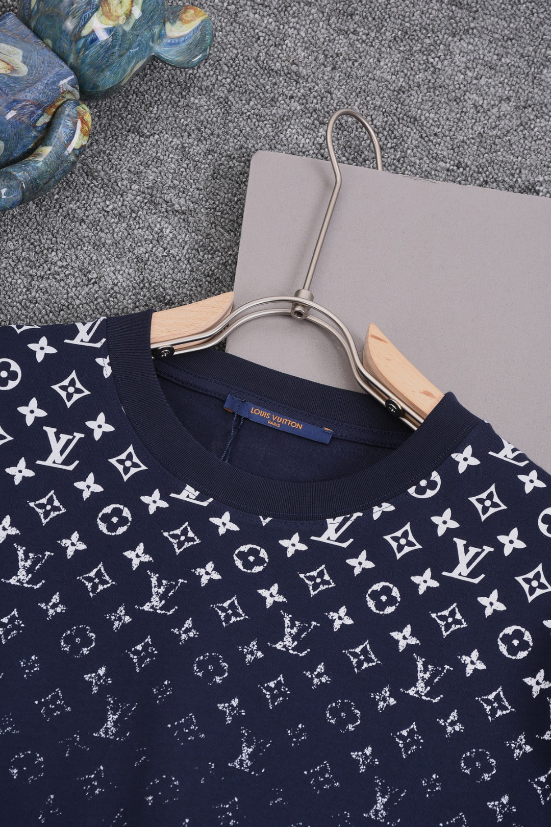 Louis Vuitton 25SS Gradient Print Logo T-Shirt – XS, S, M, L – Unisex Premium Cotton Tee
